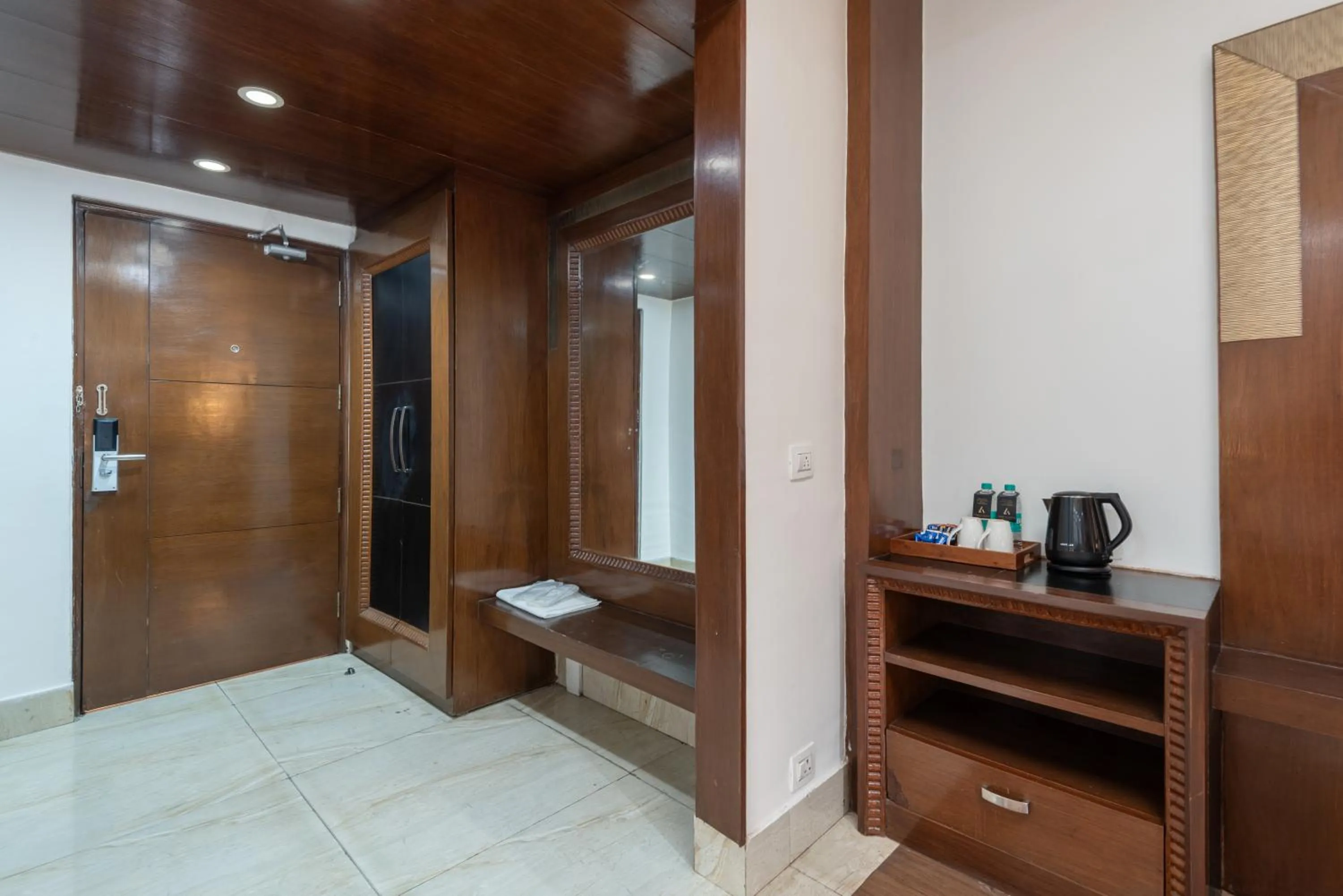 Lawrence Solitaire Resort, Mall road, Mussoorie