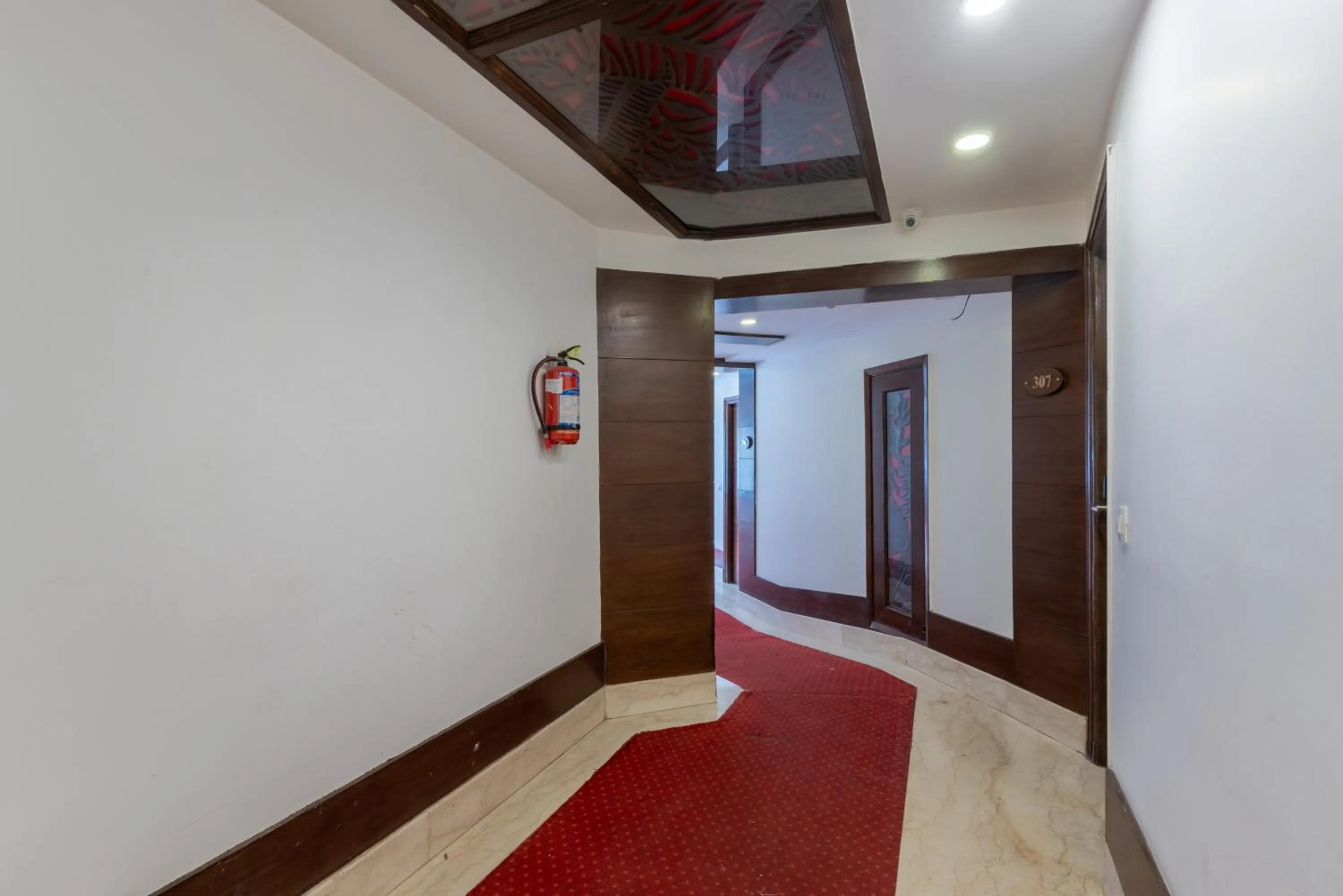 Lawrence Solitaire Resort, Mall road, Mussoorie