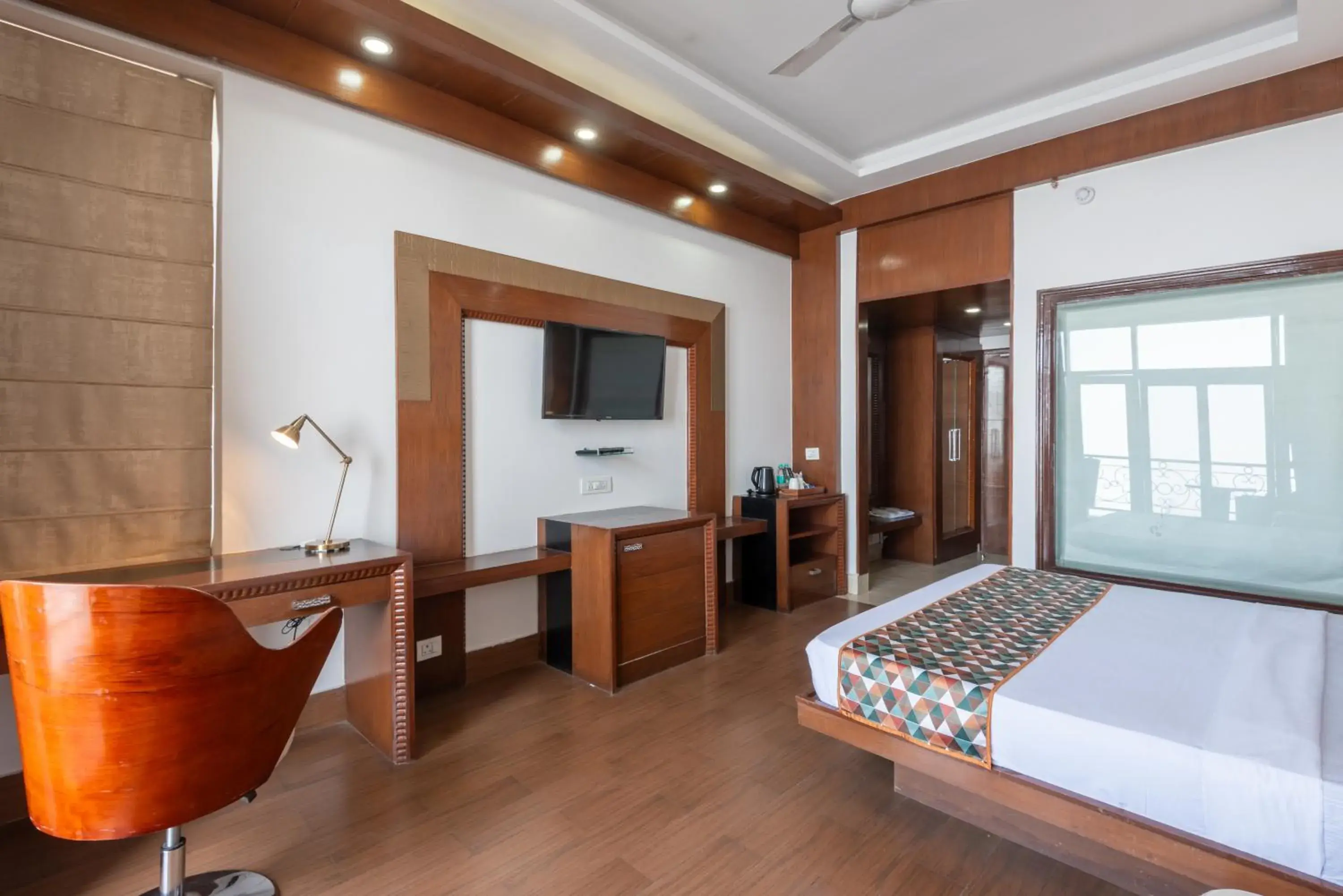 Bed in Lawrence Solitaire Resort, Mall road, Mussoorie Bed in Lawrence Solitaire Resort, Mall road, Mussoorie