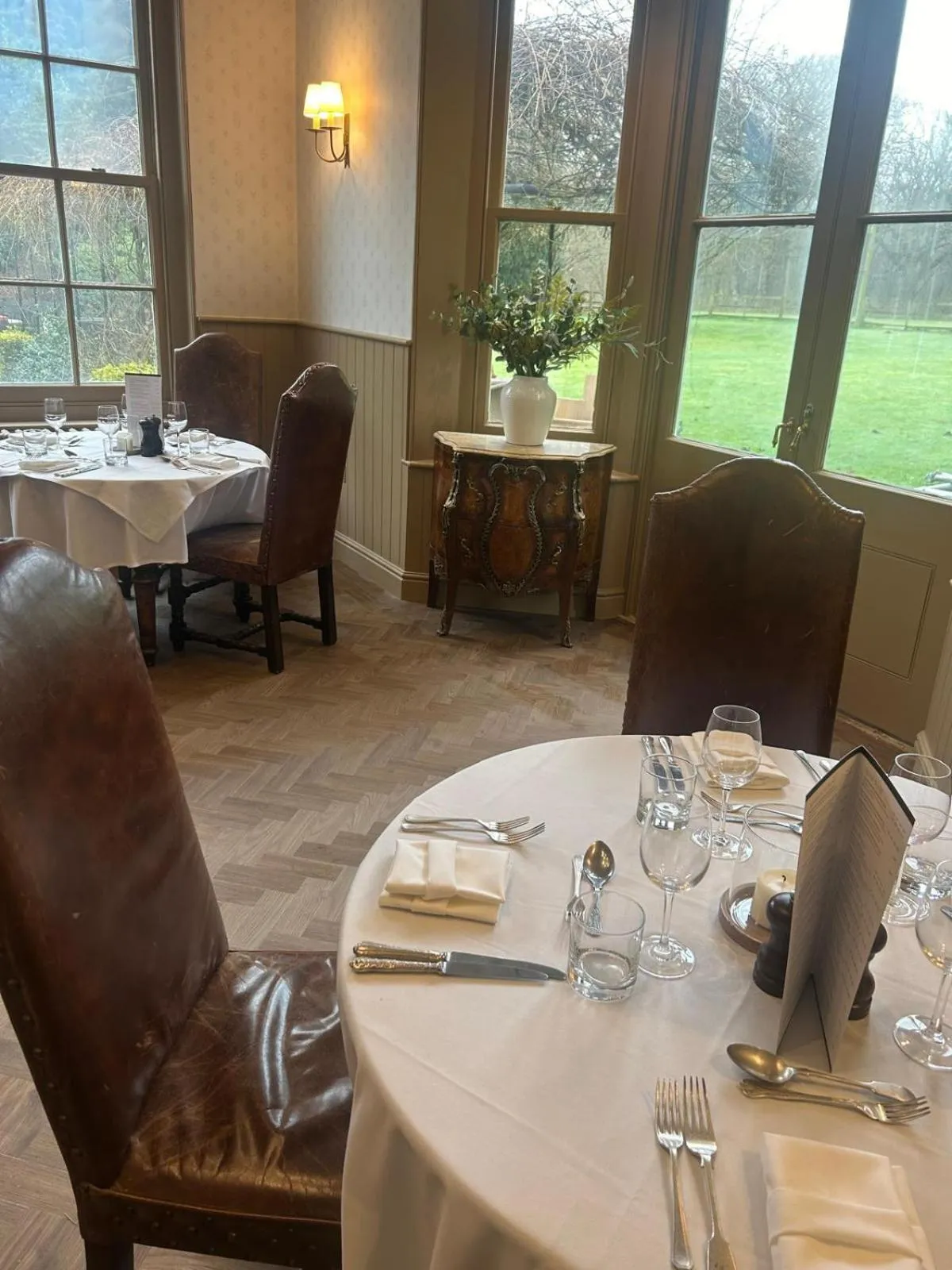 Restaurant/places to eat in Ravenwood Hall Hotel