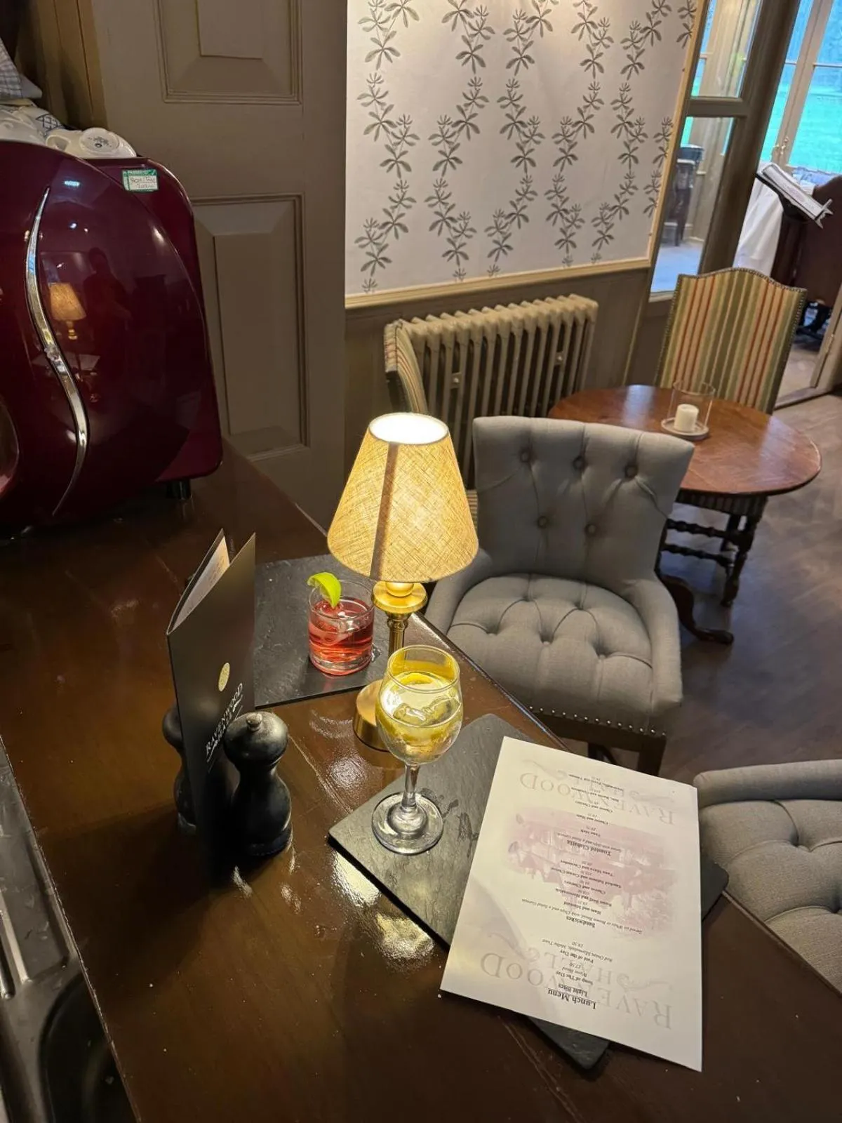 Lounge or bar in Ravenwood Hall Hotel