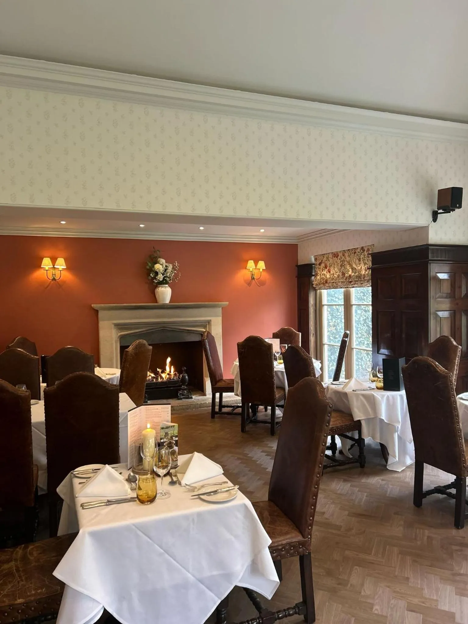 Restaurant/places to eat in Ravenwood Hall Hotel