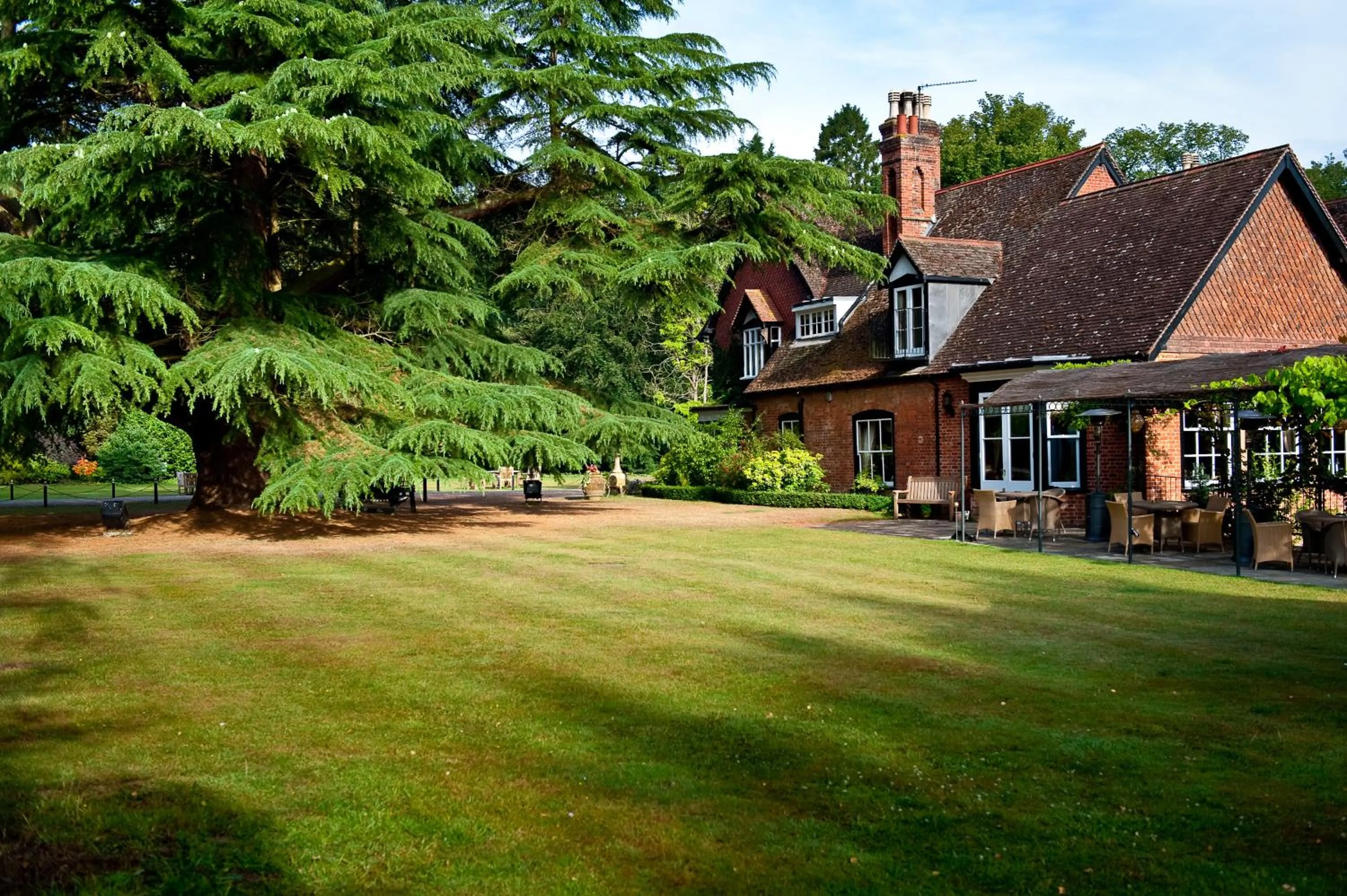 Garden in Ravenwood Hall Hotel