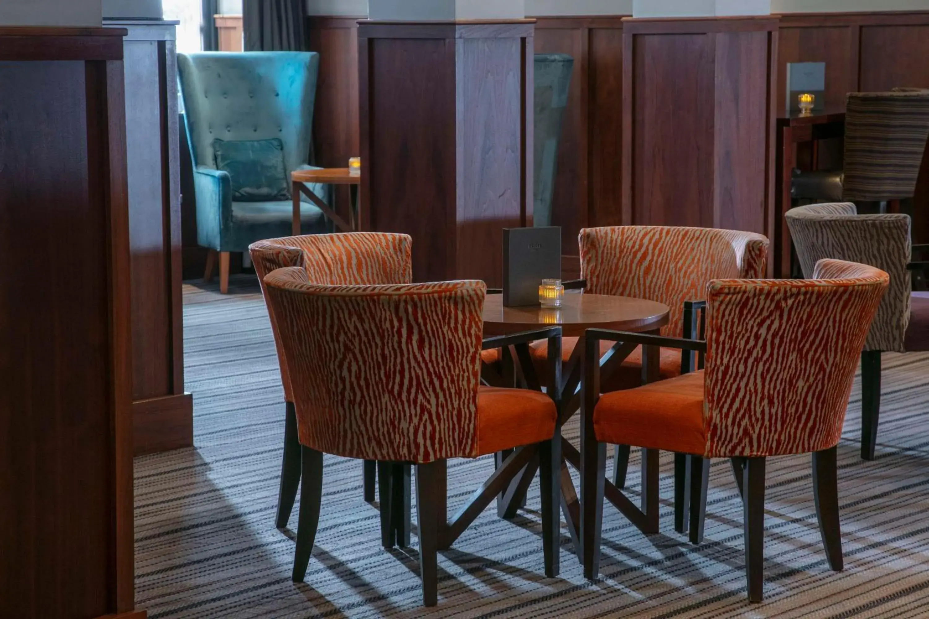 Lounge or bar in DoubleTree by Hilton Stratford-upon-Avon, United Kingdom Lounge or bar in DoubleTree by Hilton Stratford-upon-Avon, United Kingdom