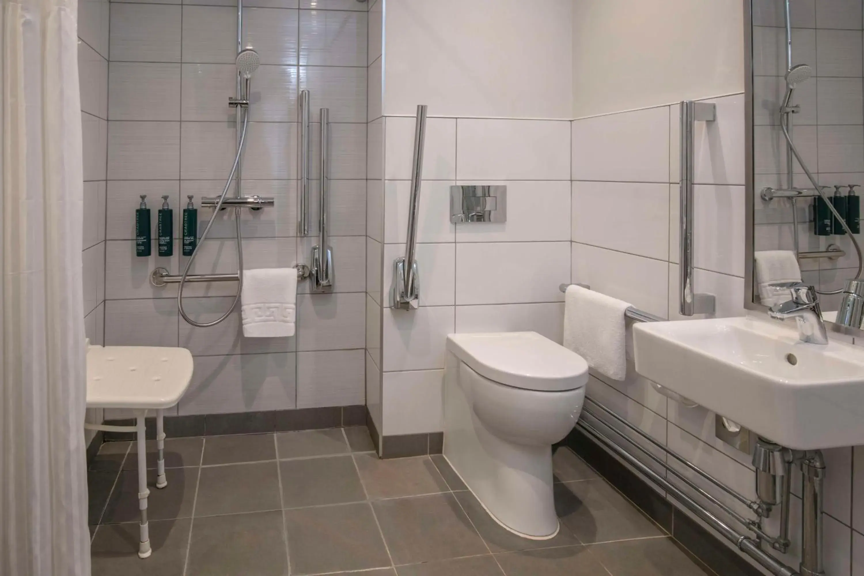 Bathroom in DoubleTree by Hilton Stratford-upon-Avon, United Kingdom Bathroom in DoubleTree by Hilton Stratford-upon-Avon, United Kingdom