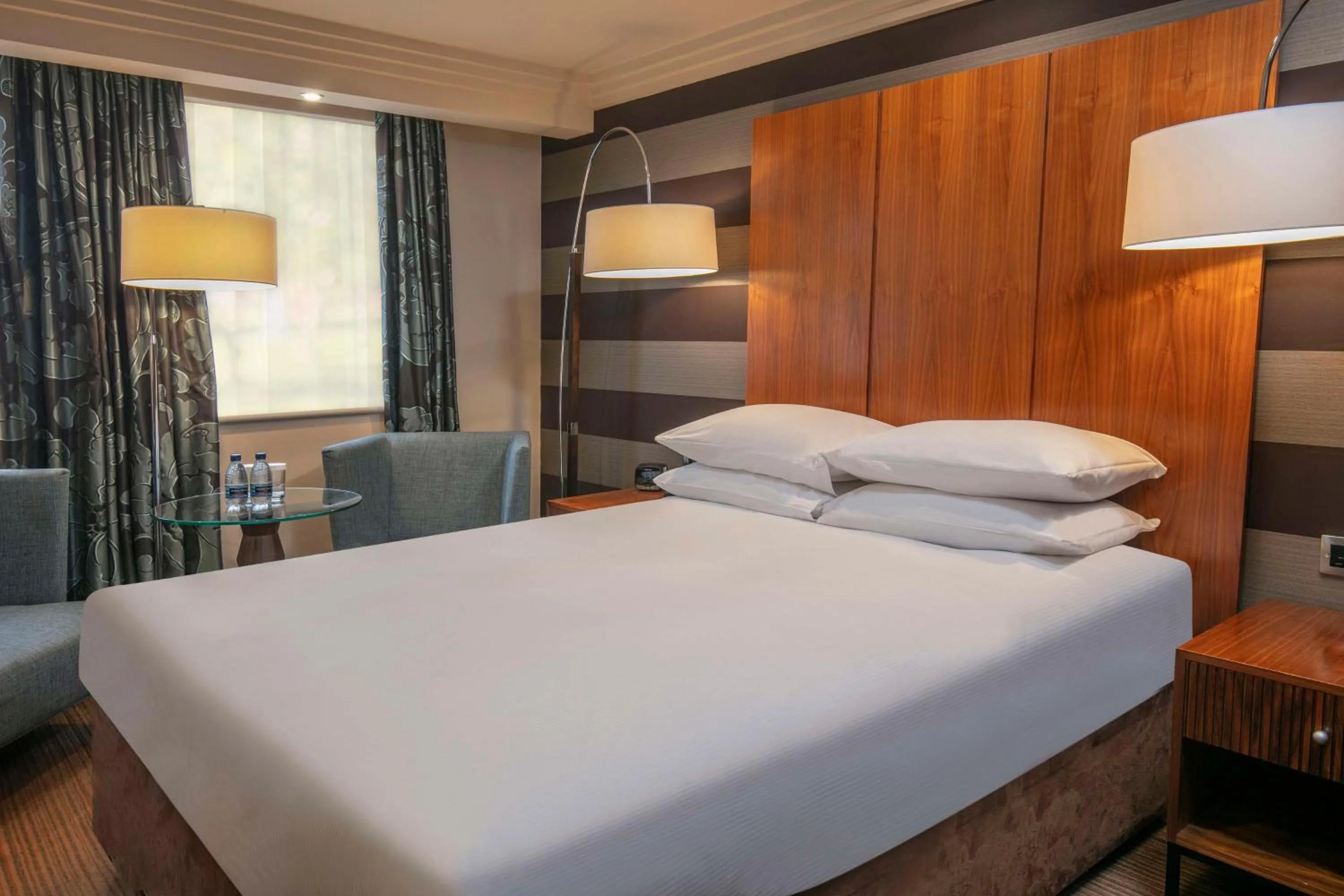 Bed in DoubleTree by Hilton Stratford-upon-Avon, United Kingdom