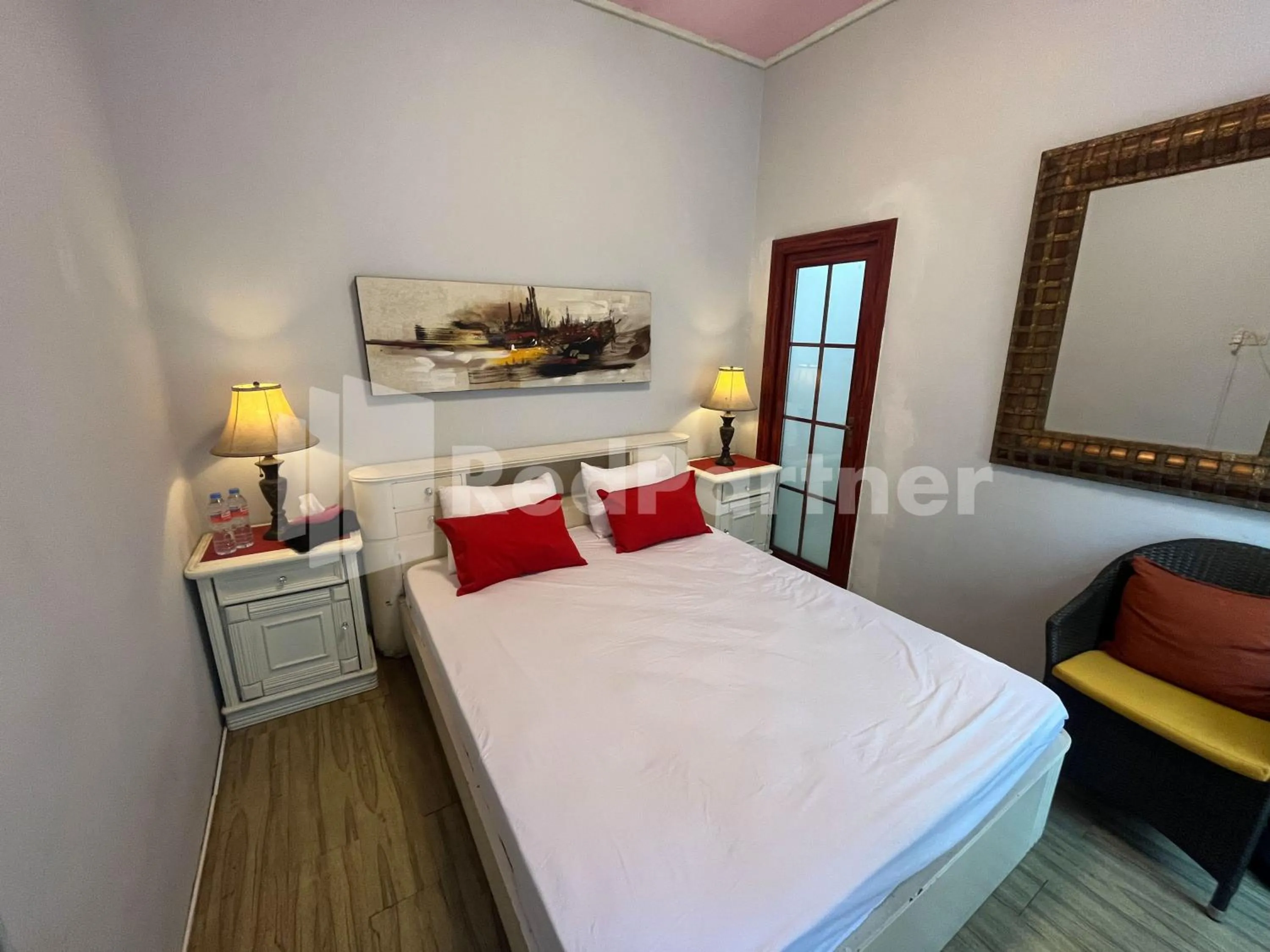 Bedroom, Bed in Villa Layar Selorejo Mitra RedDoorz