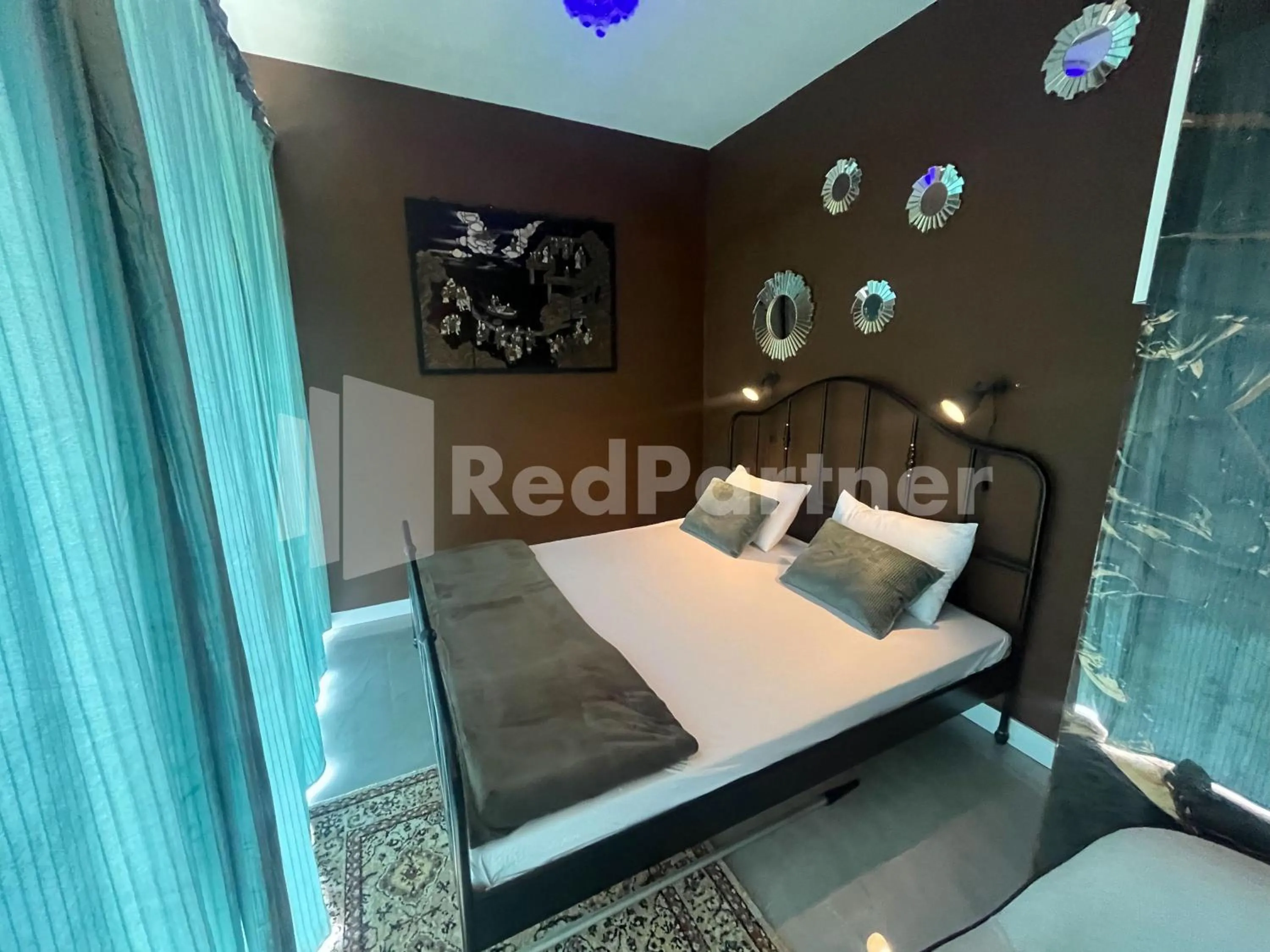 Bedroom, Bed in Villa Layar Selorejo Mitra RedDoorz