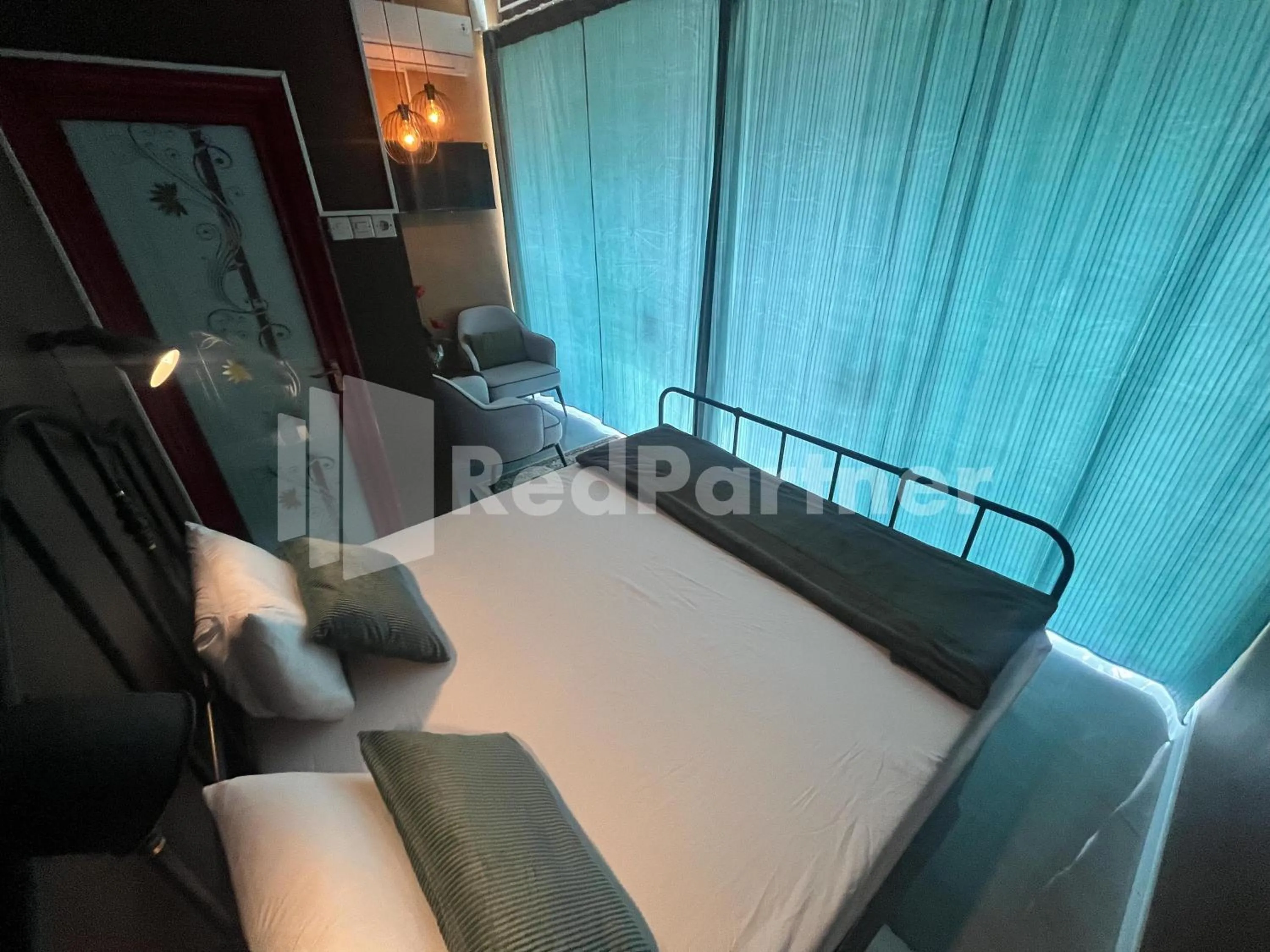Bedroom, Bed in Villa Layar Selorejo Mitra RedDoorz