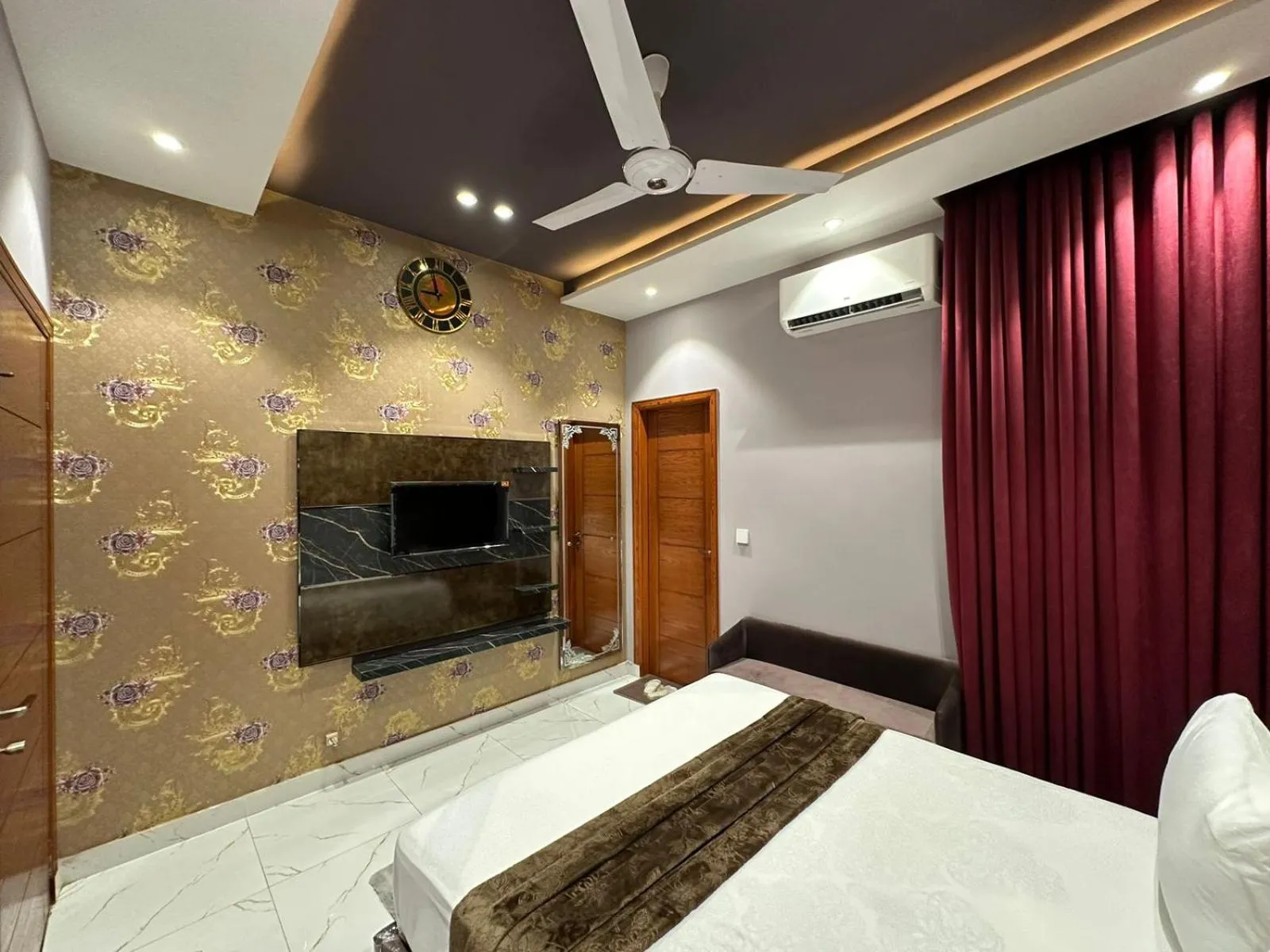 Bed in Multan Swiss Hotel