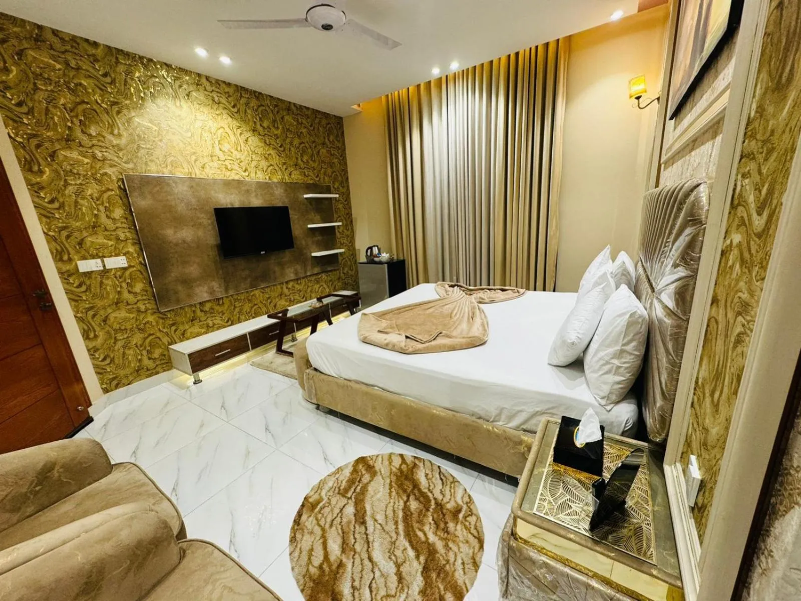 Bed in Multan Swiss Hotel