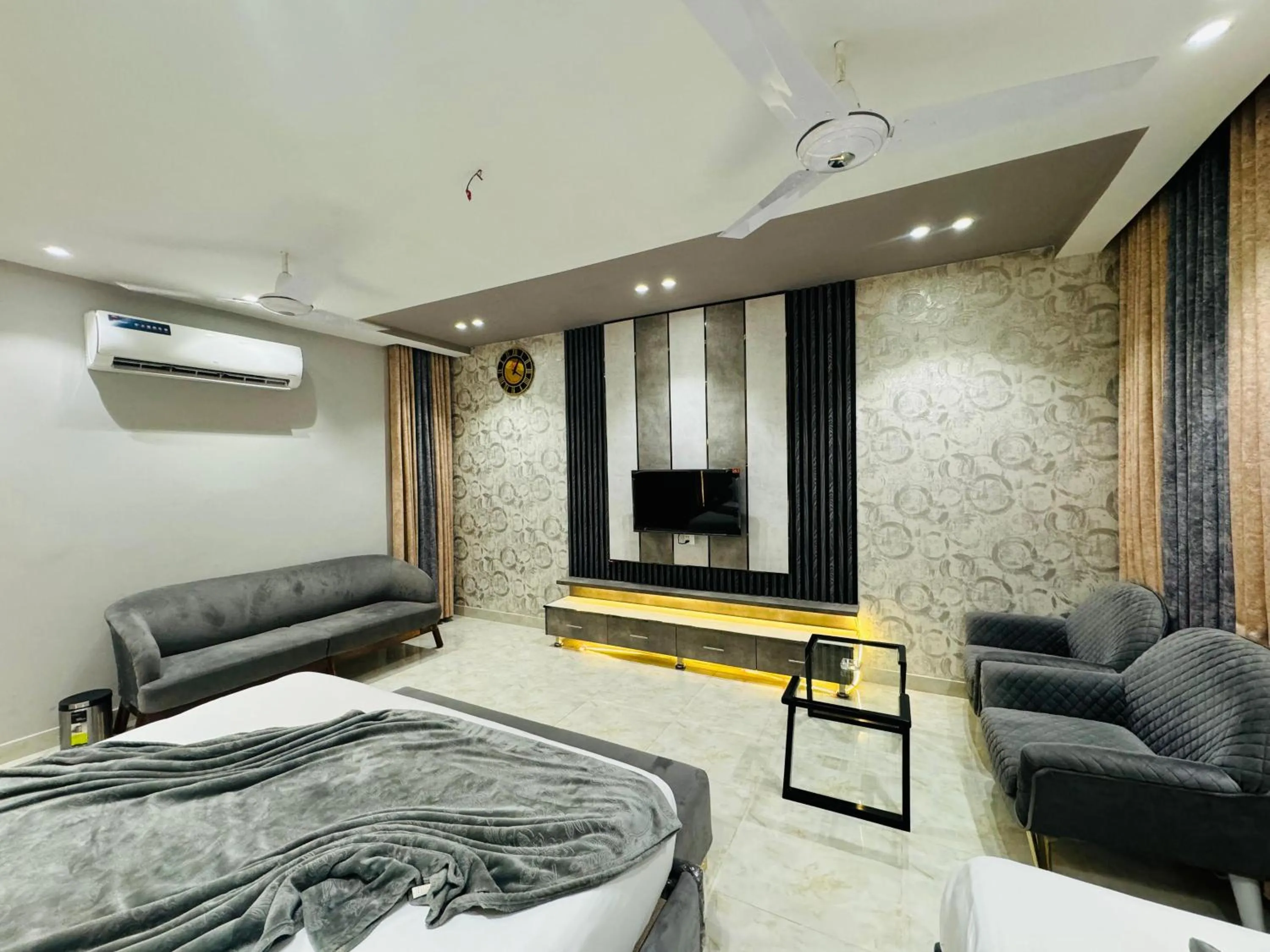 Bed in Multan Swiss Hotel
