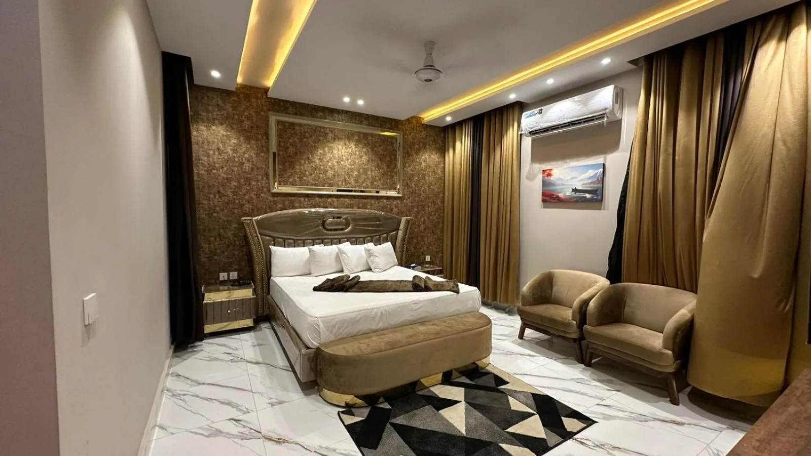 Bed in Multan Swiss Hotel