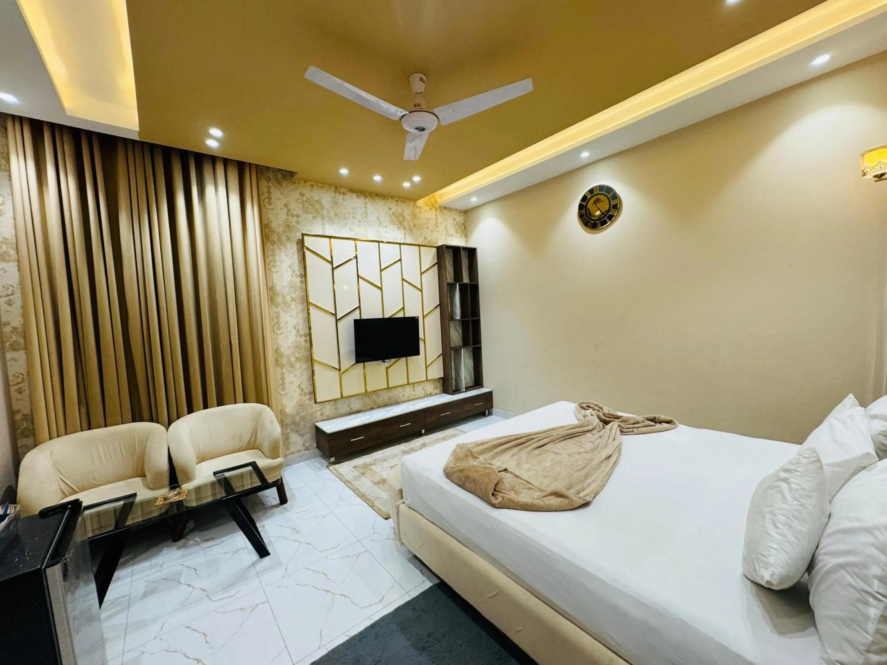 Bed in Multan Swiss Hotel