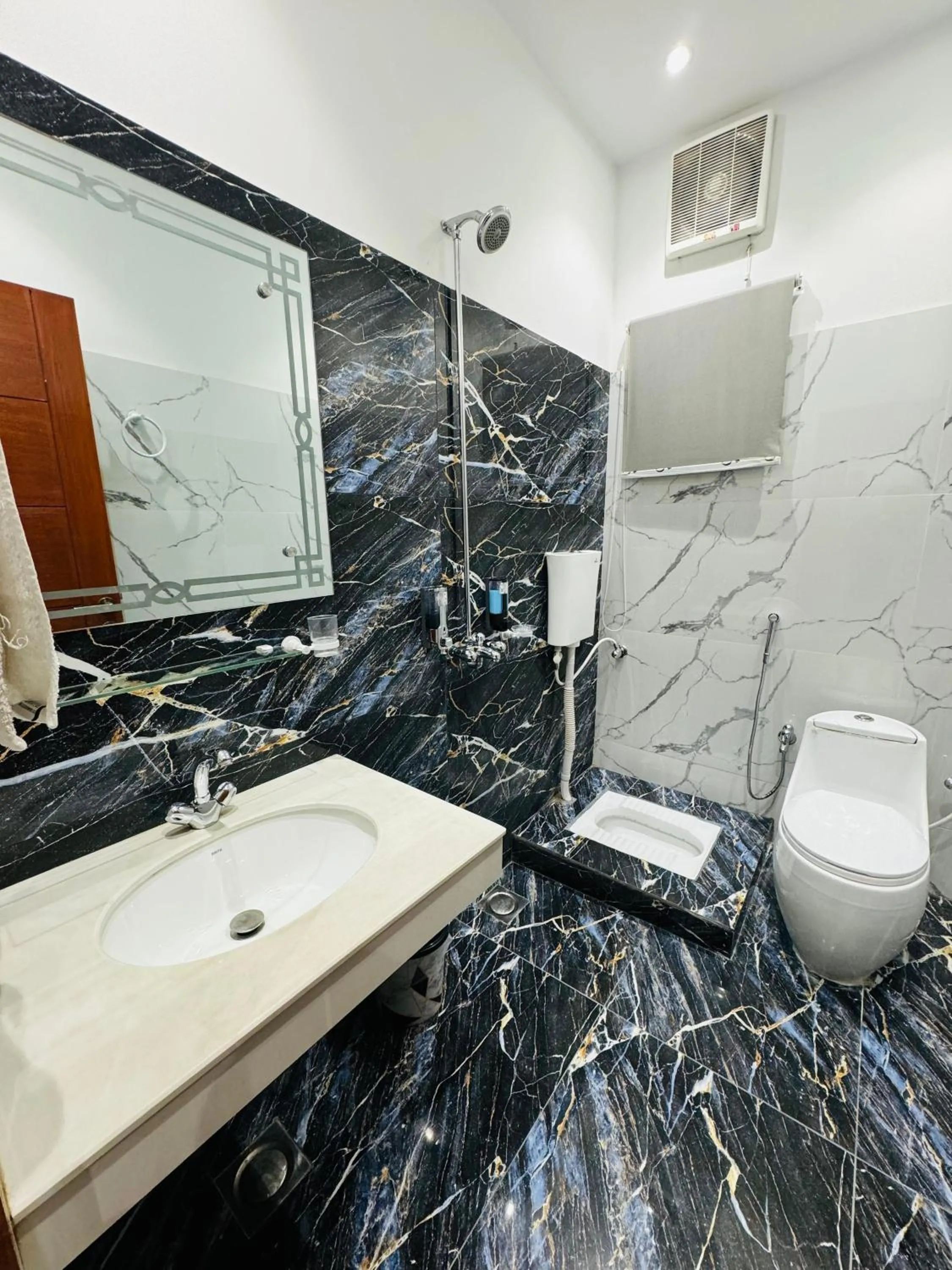 Shower in Multan Swiss Hotel