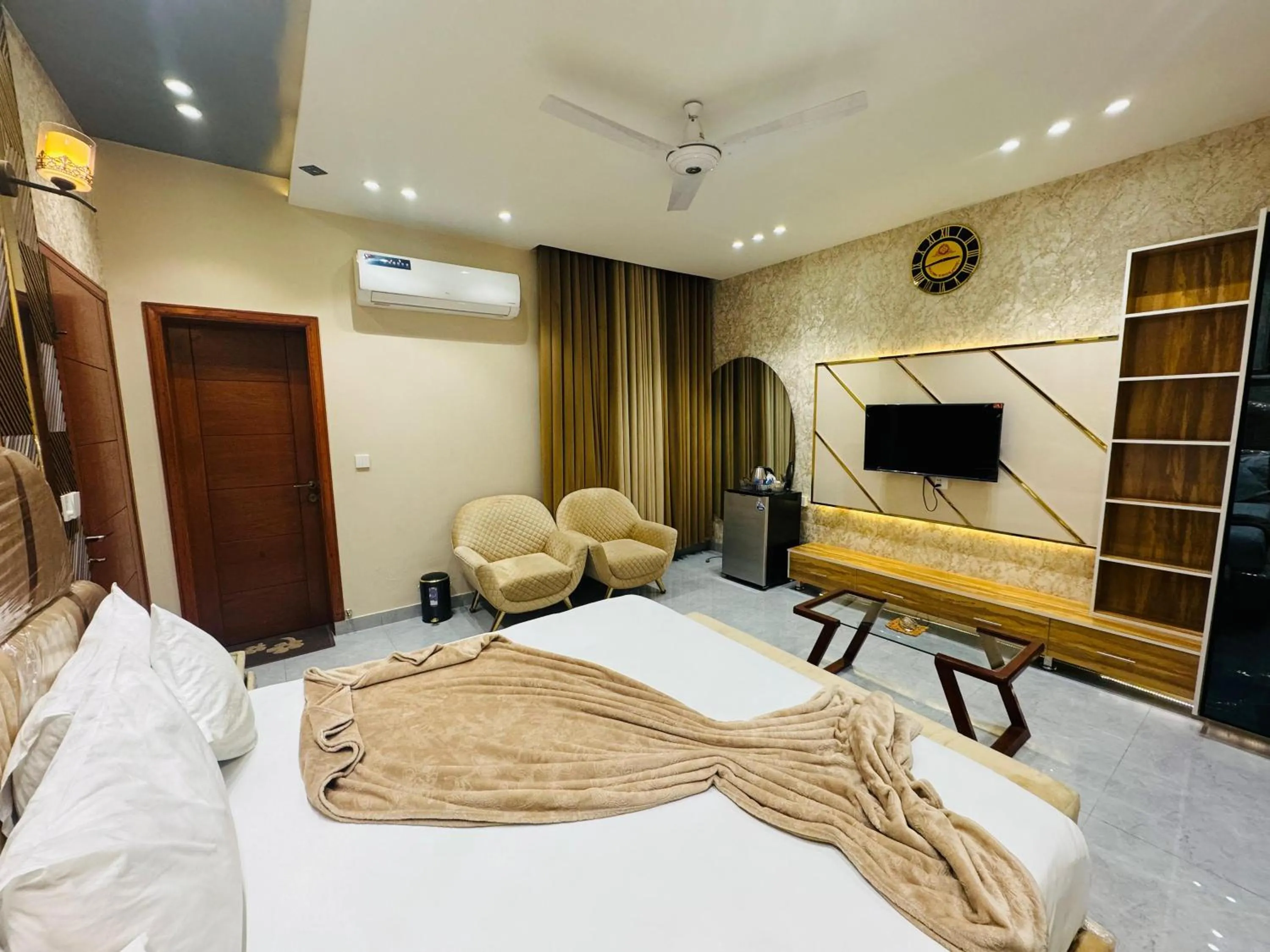Bed in Multan Swiss Hotel