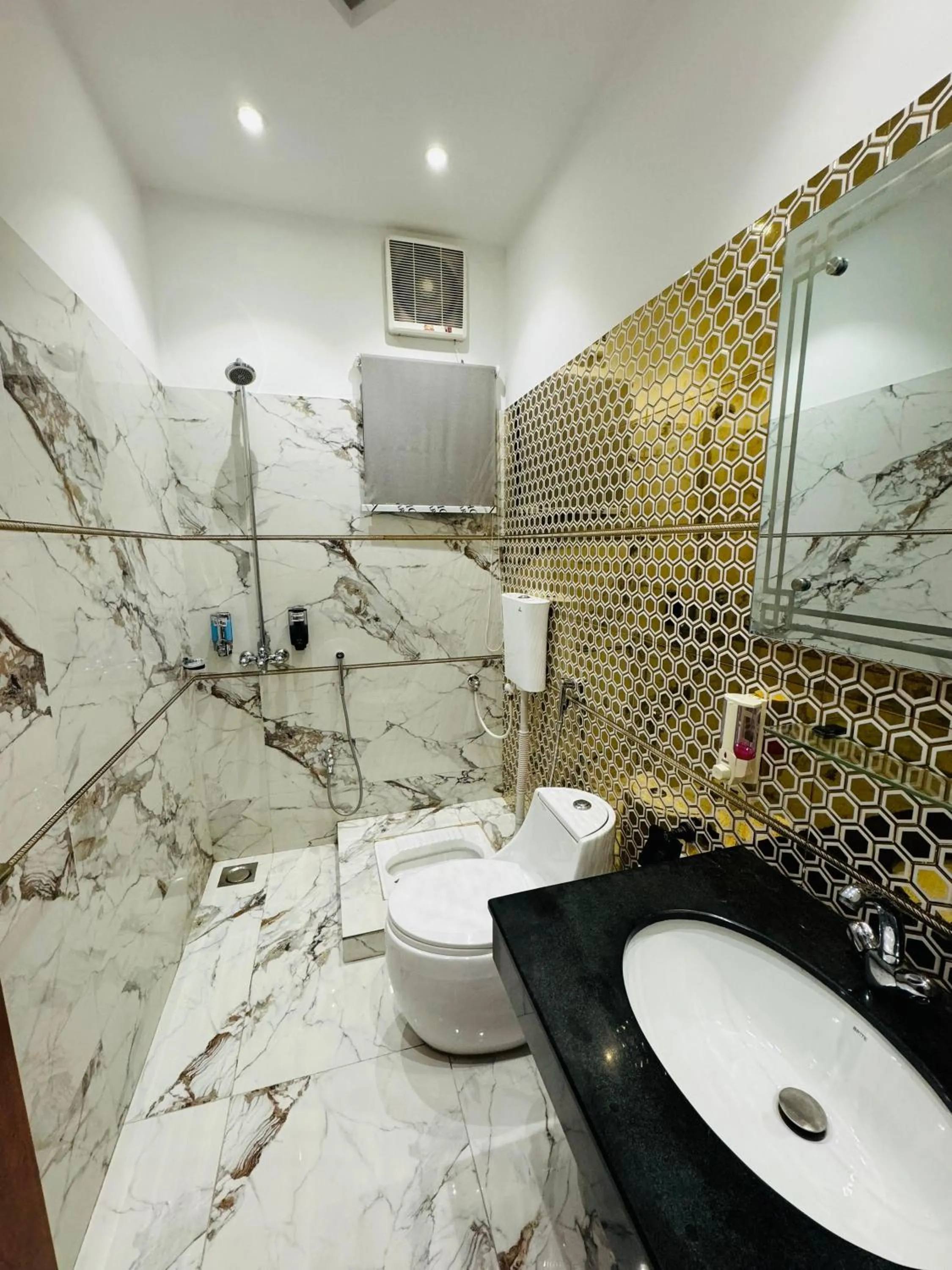 Shower in Multan Swiss Hotel