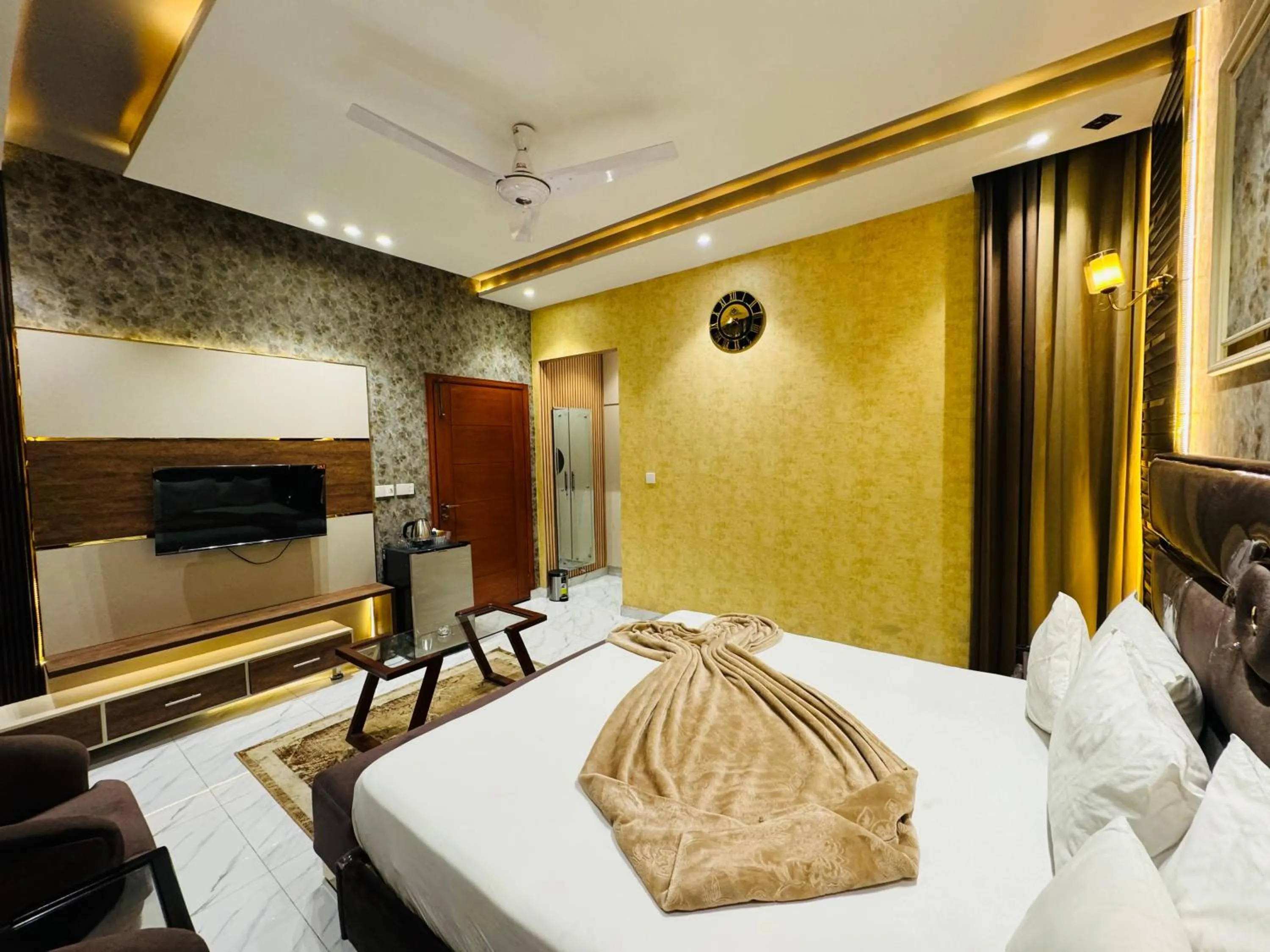 Bed in Multan Swiss Hotel
