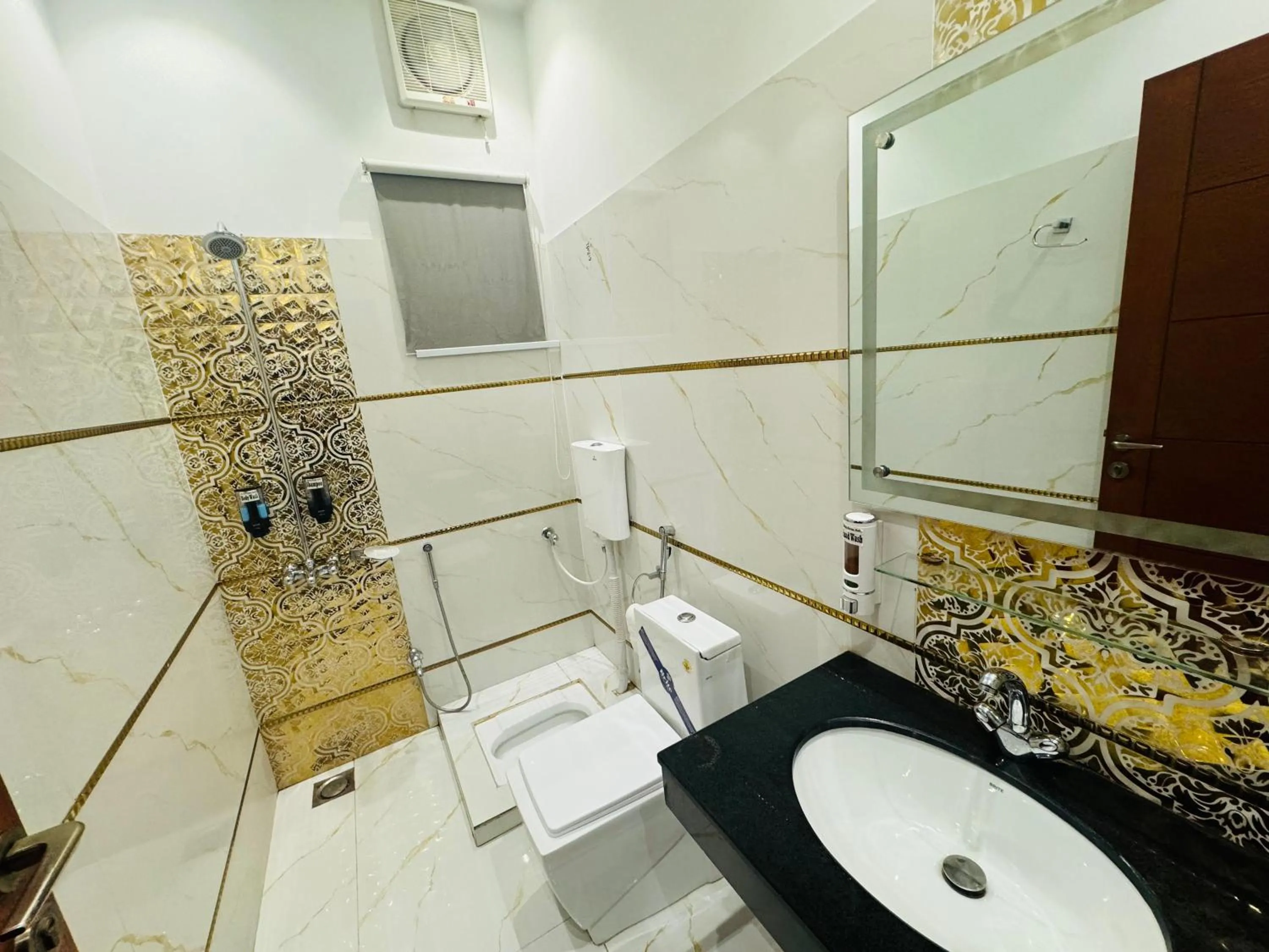 Shower in Multan Swiss Hotel