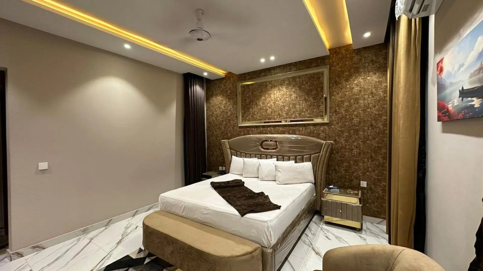 Bed in Multan Swiss Hotel