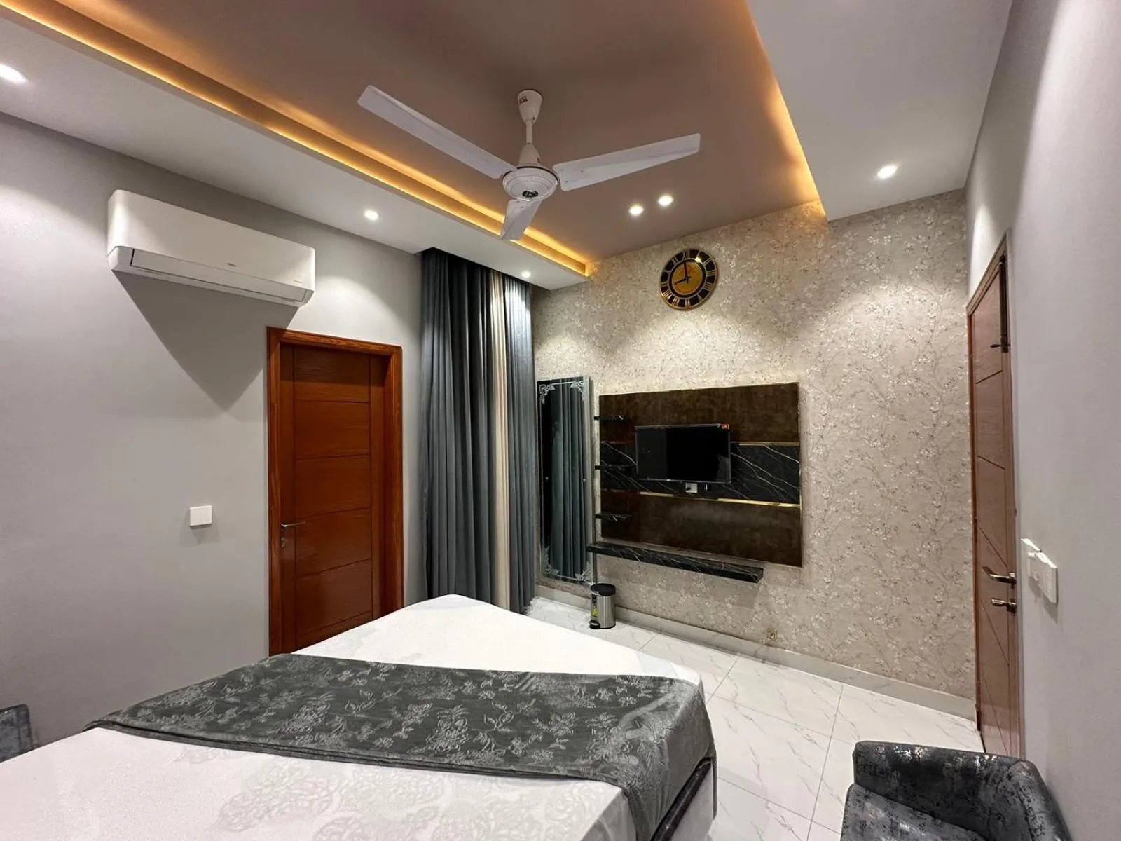 Bed in Multan Swiss Hotel