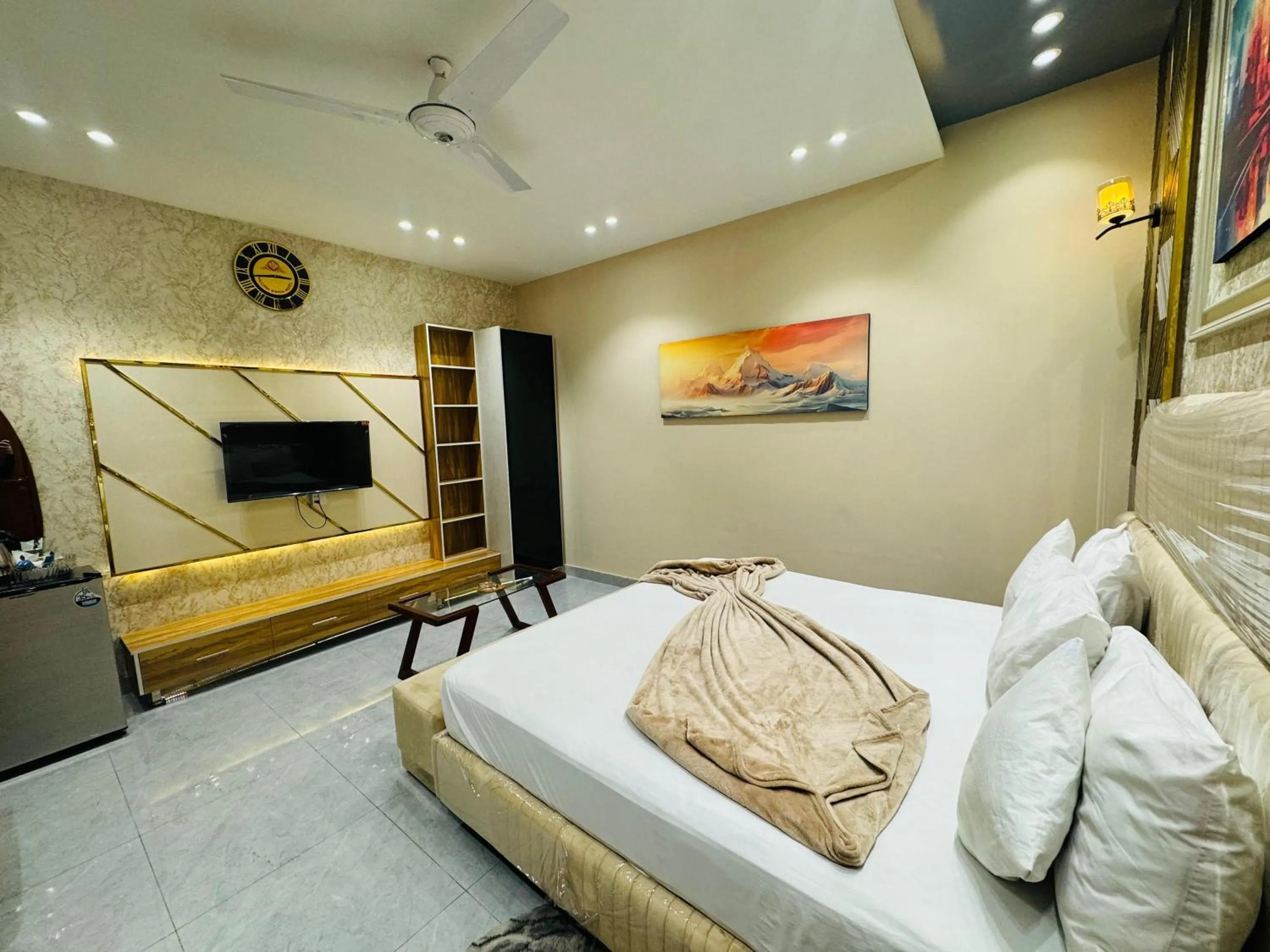 Bed in Multan Swiss Hotel