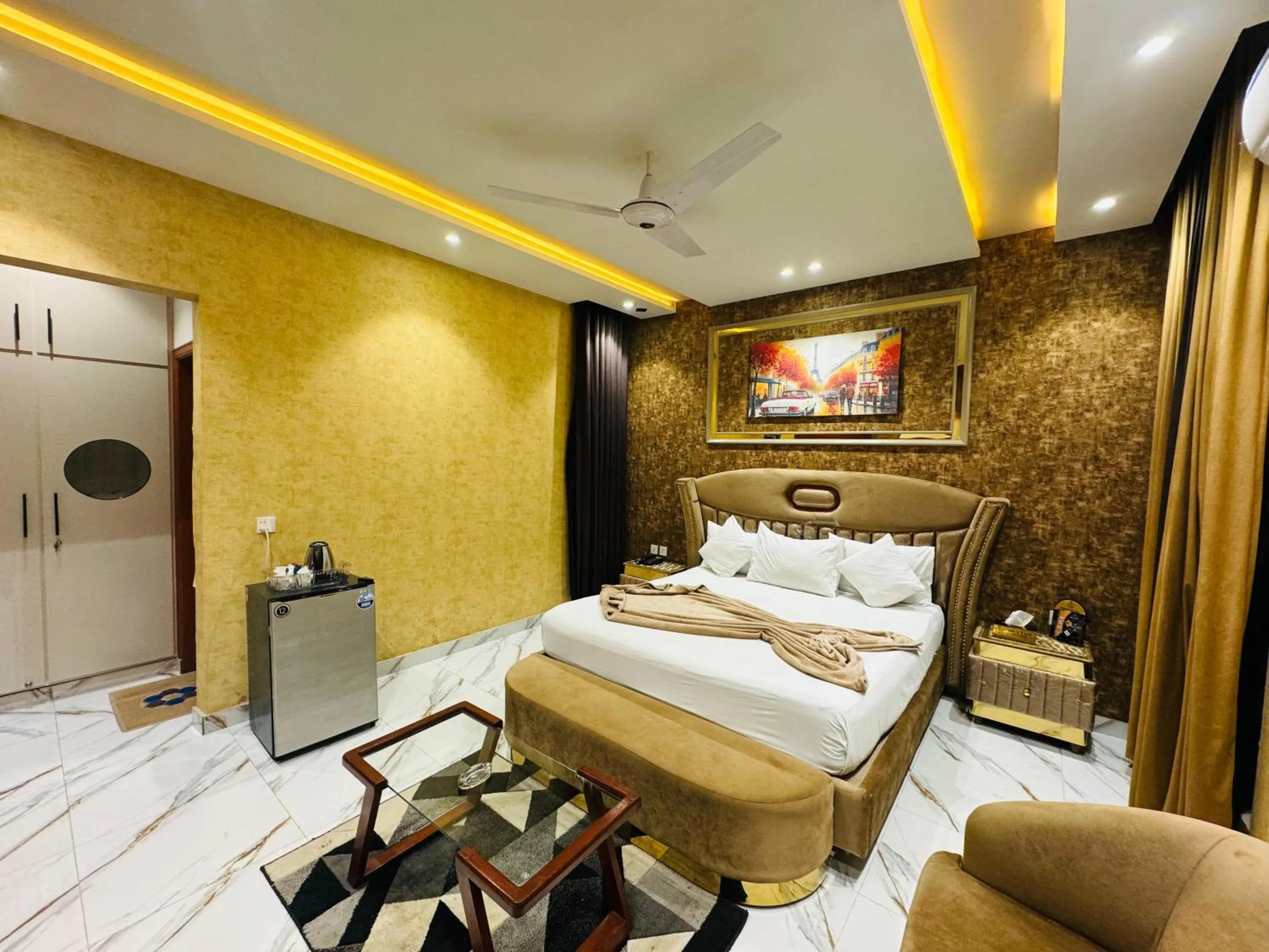 Bed in Multan Swiss Hotel