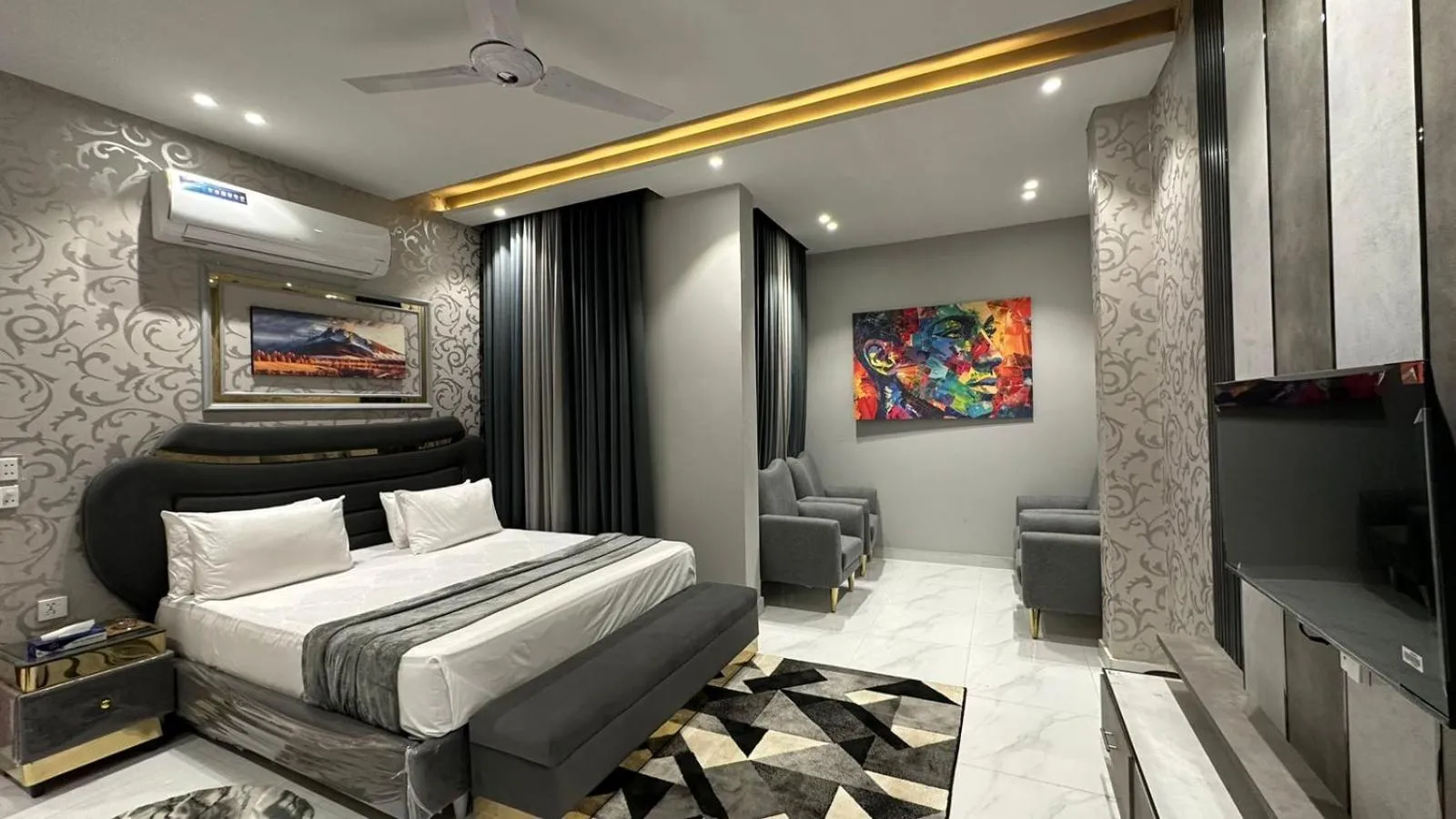 Bed in Multan Swiss Hotel