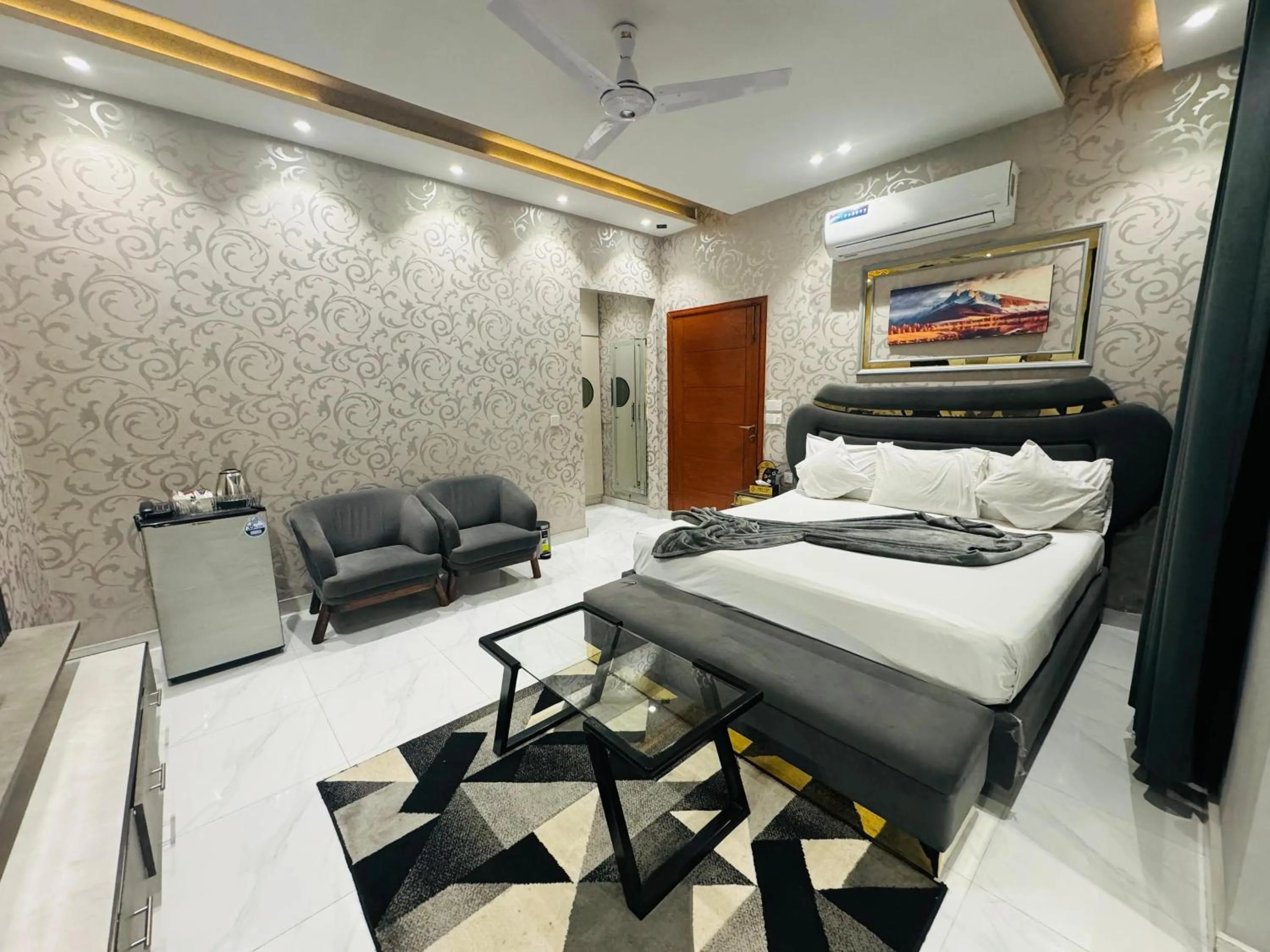 Bed in Multan Swiss Hotel