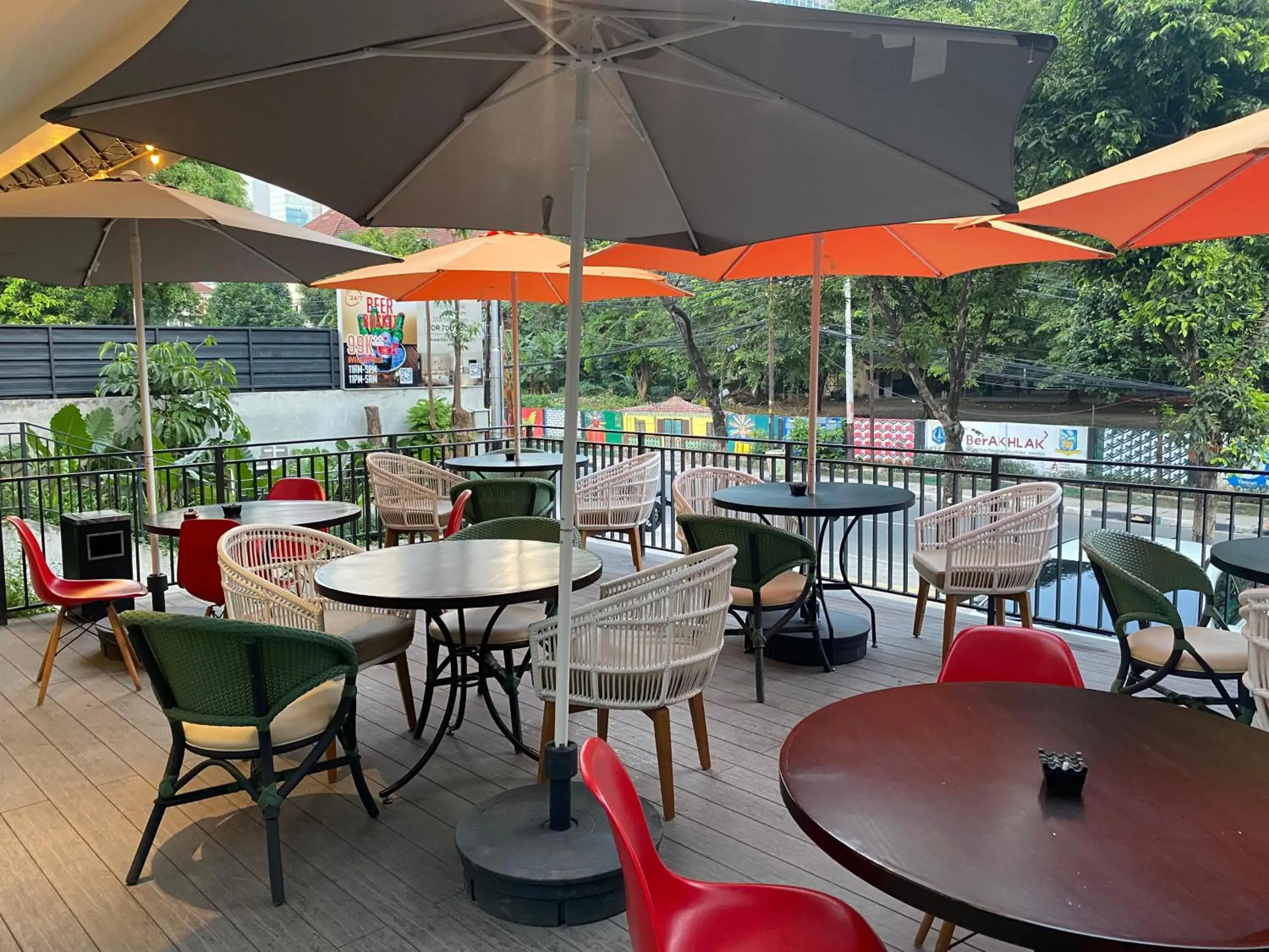 Restaurant/places to eat in Luxeur Jakarta - Setiabudi Restaurant/places to eat in Luxeur Jakarta - Setiabudi