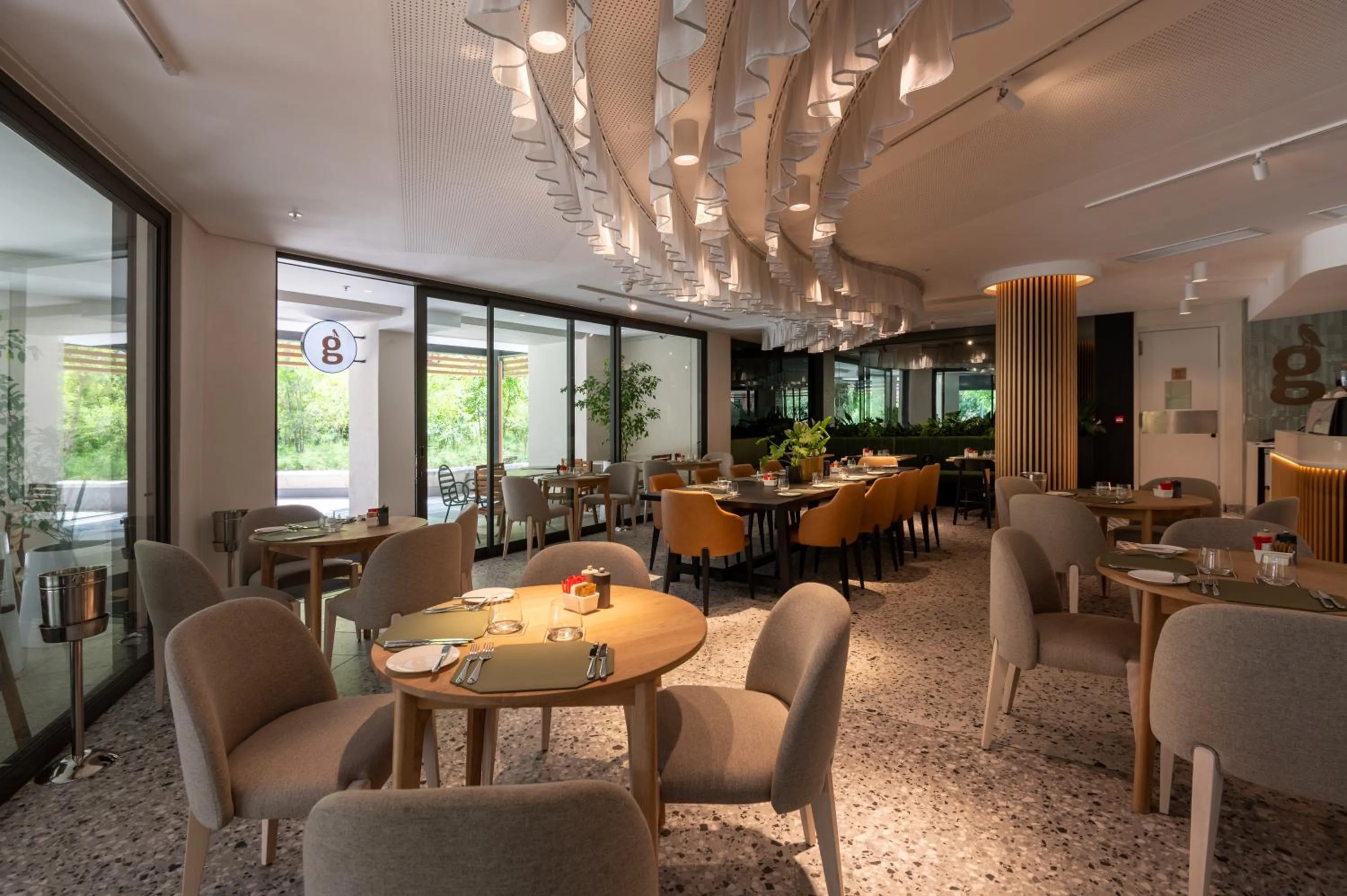 Restaurant/places to eat in Steyn City Hotel by Saxon