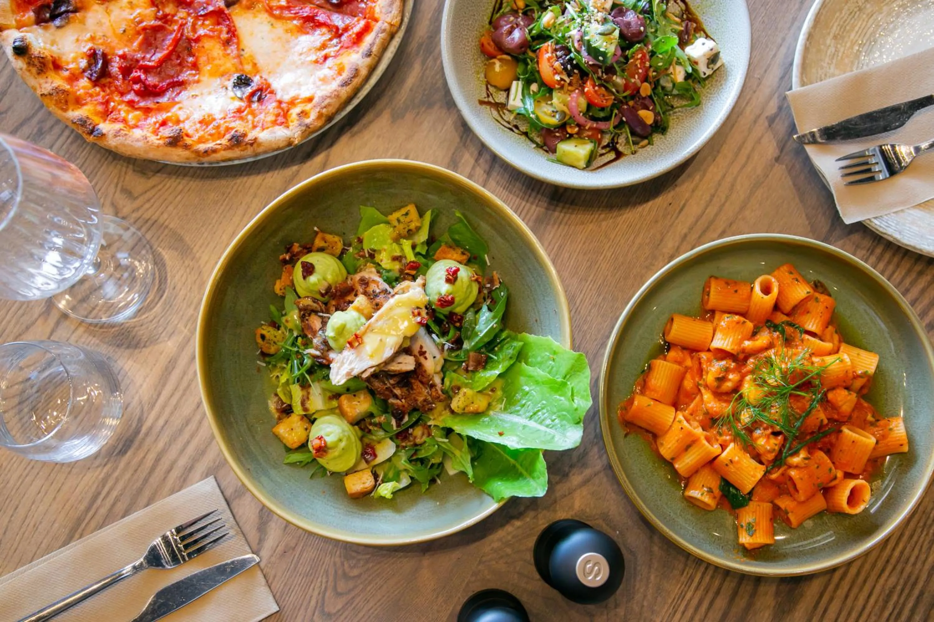 Restaurant/places to eat in Steyn City Hotel by Saxon