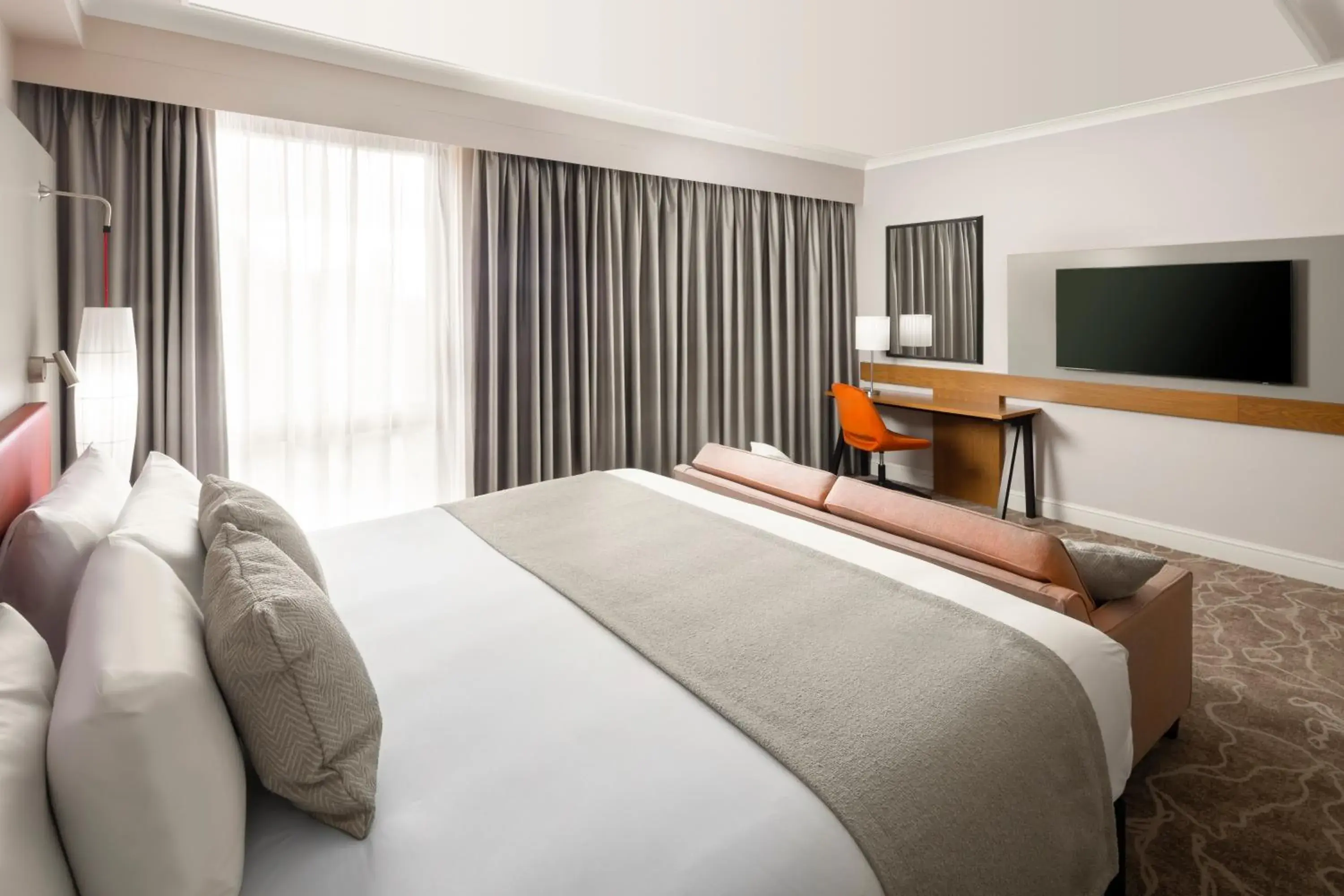 Bedroom, Bed in Crowne Plaza Stratford-upon-Avon by IHG Bedroom, Bed in Crowne Plaza Stratford-upon-Avon by IHG
