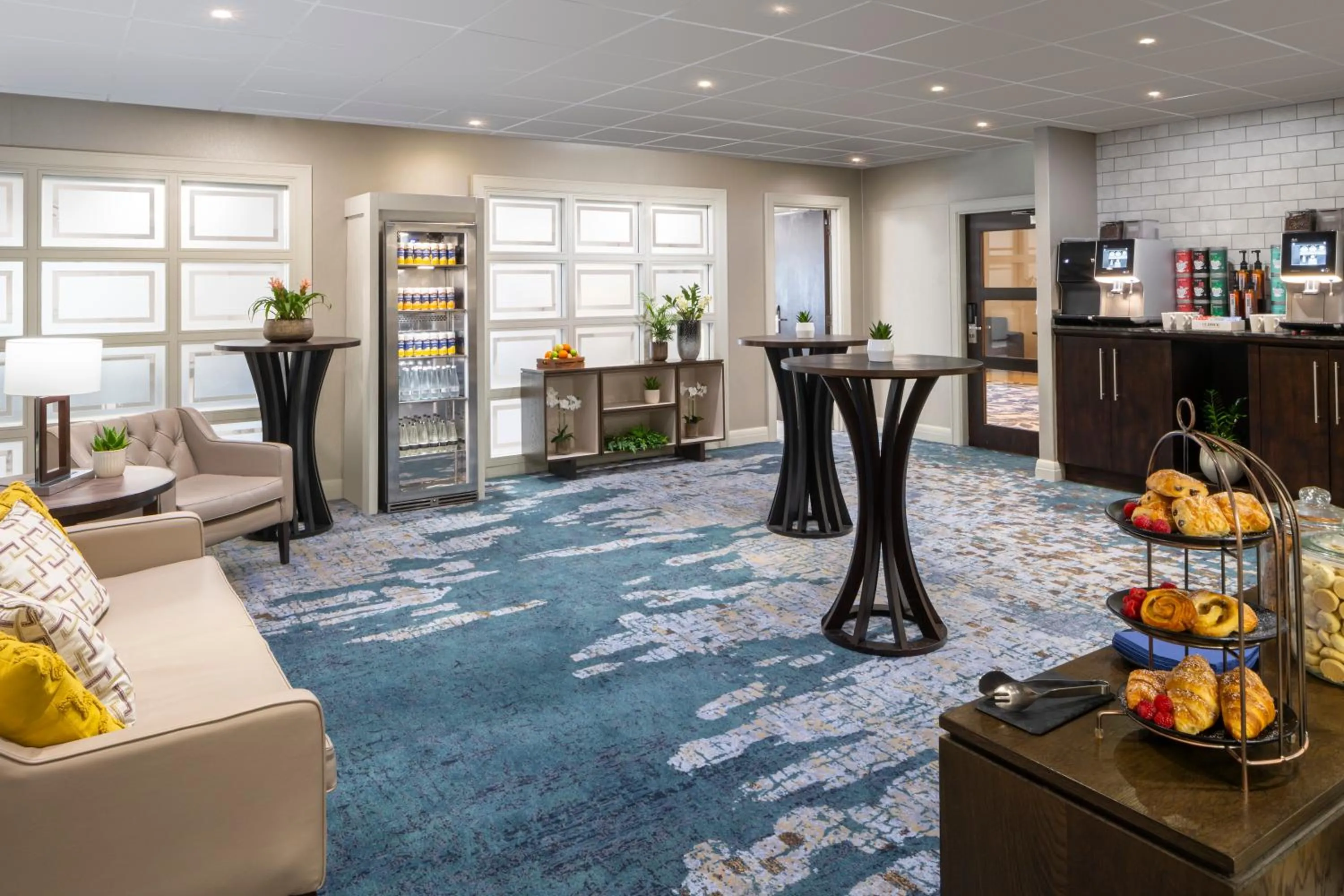 Coffee/tea facilities in Crowne Plaza Stratford-upon-Avon by IHG