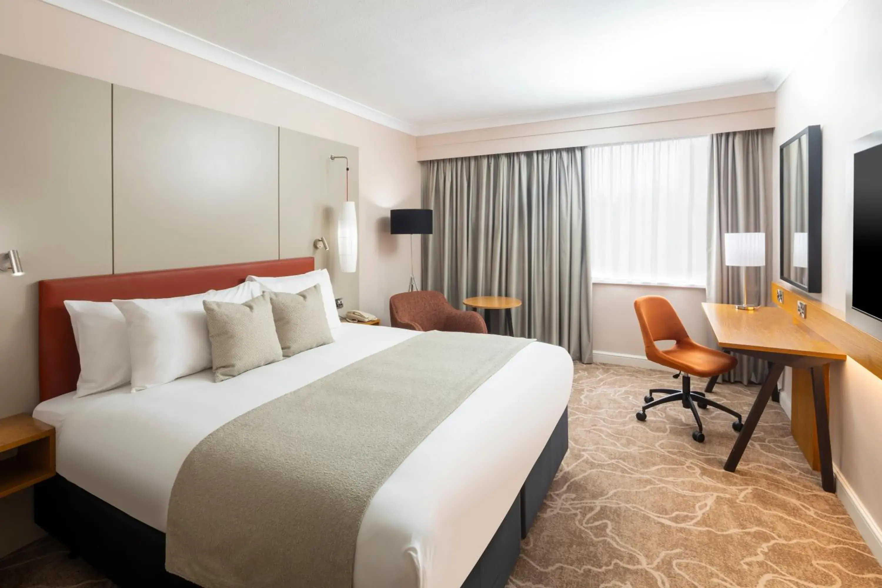 Bedroom, Bed in Crowne Plaza Stratford-upon-Avon by IHG Bedroom, Bed in Crowne Plaza Stratford-upon-Avon by IHG