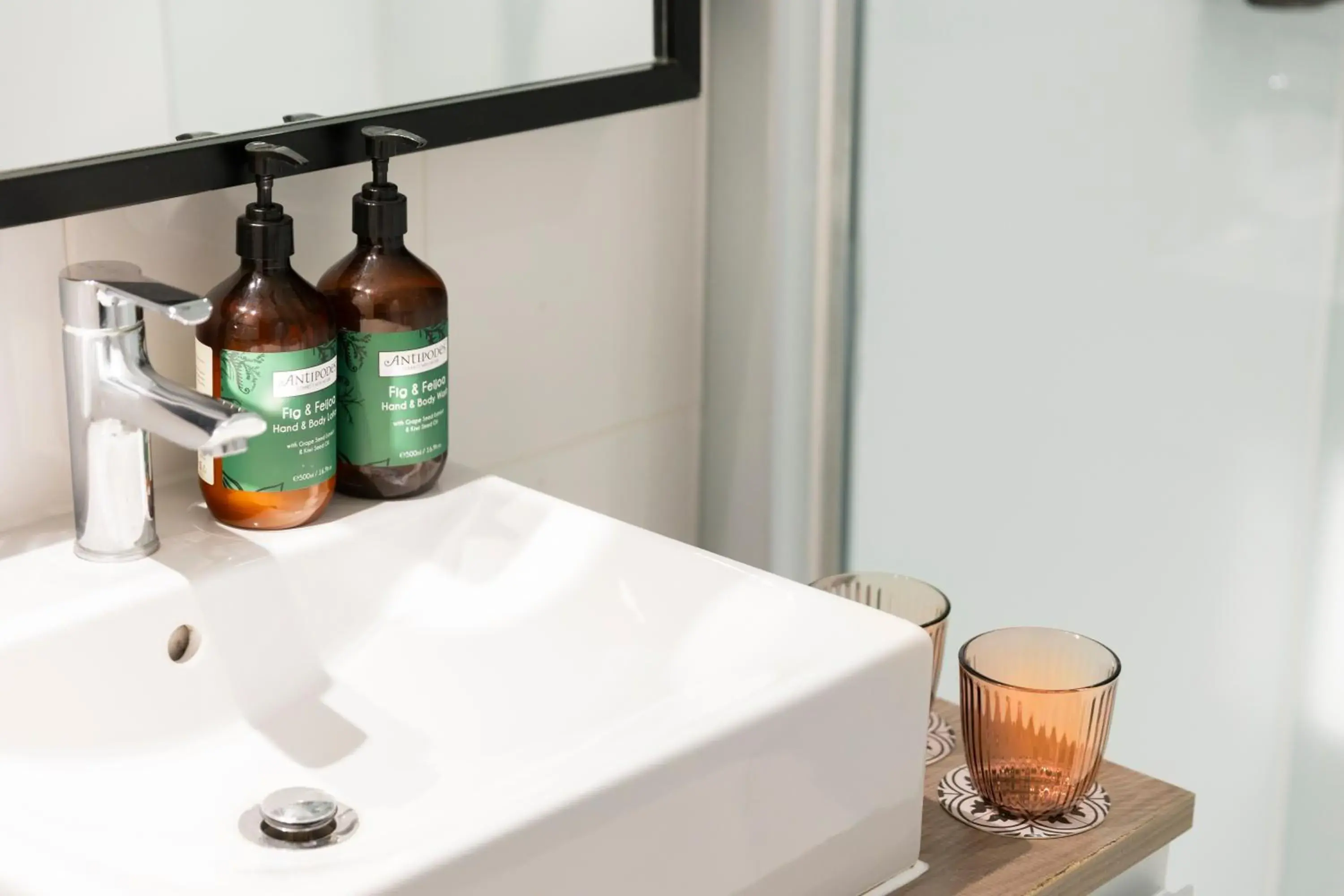 Standard Room in Crowne Plaza Stratford-upon-Avon by IHG Standard Room in Crowne Plaza Stratford-upon-Avon by IHG