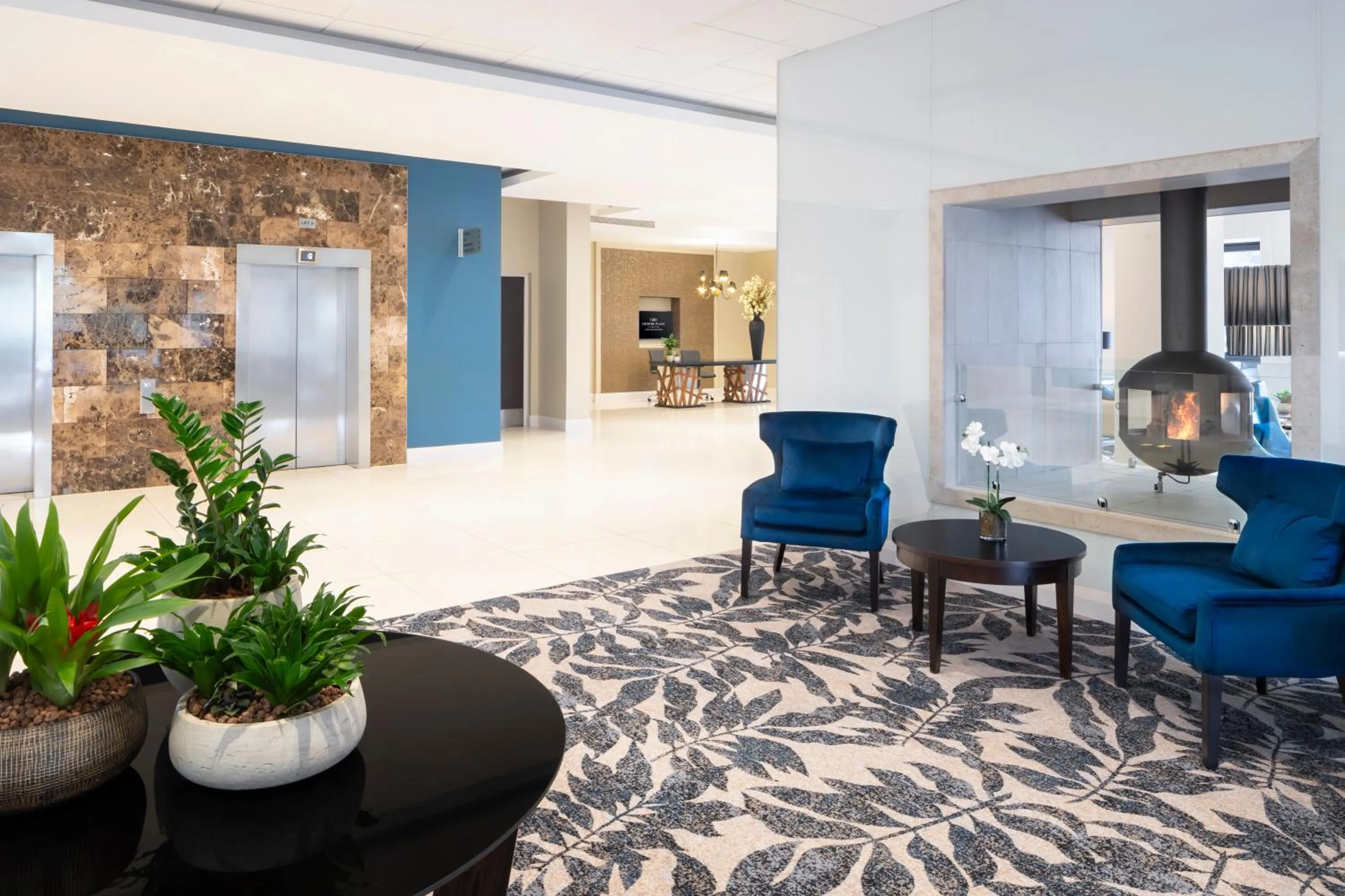Lobby or reception in Crowne Plaza Stratford-upon-Avon by IHG