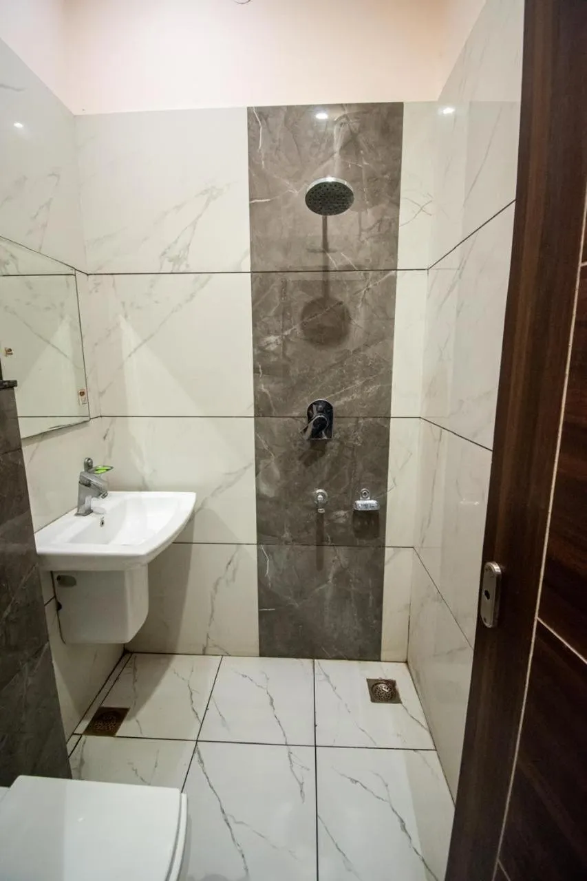 Bathroom in Hotel 7 PM