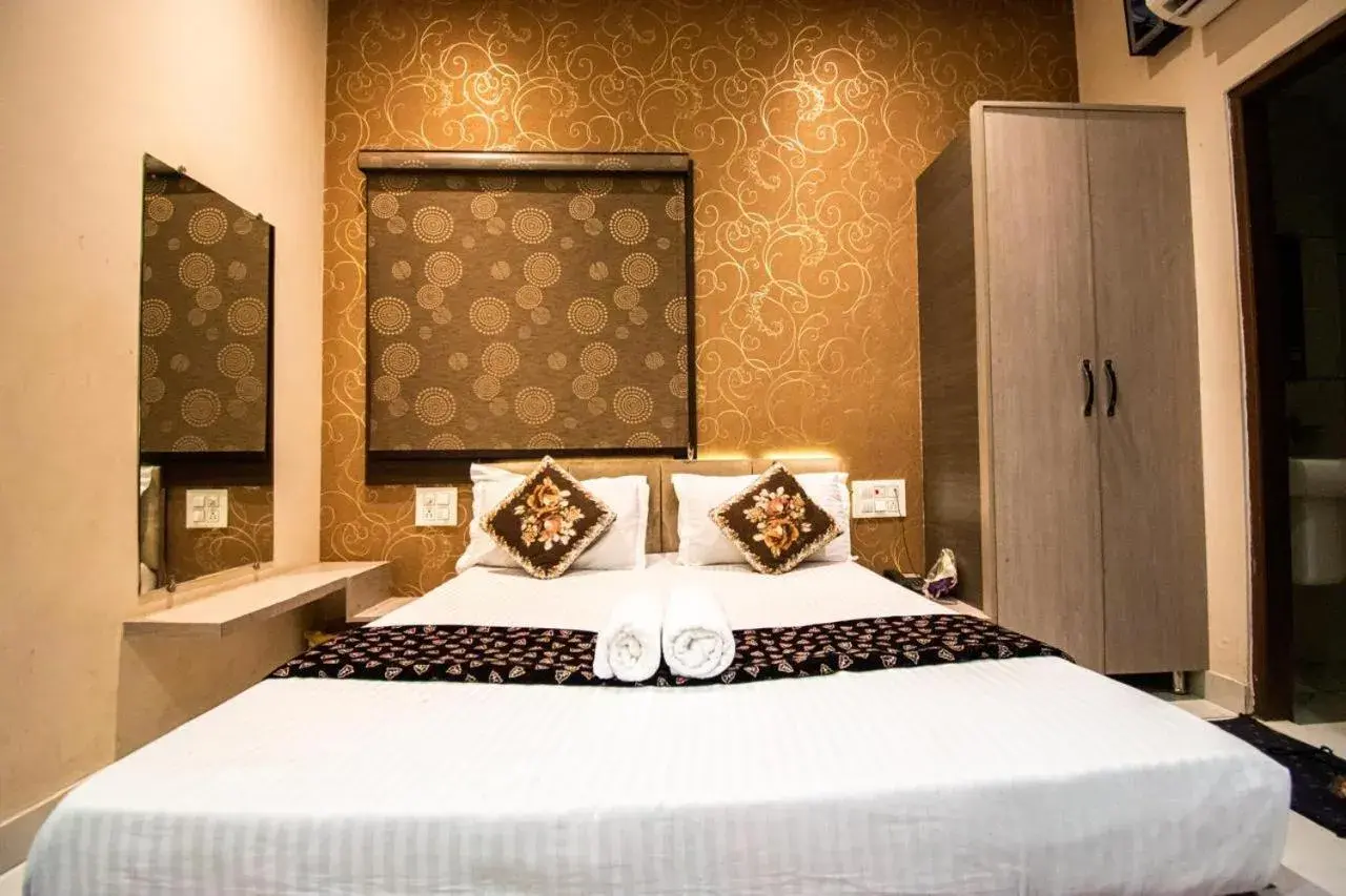 Bedroom, Bed in Hotel 7 PM Bedroom, Bed in Hotel 7 PM