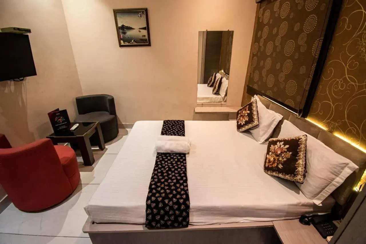 Bed in Hotel 7 PM Bed in Hotel 7 PM