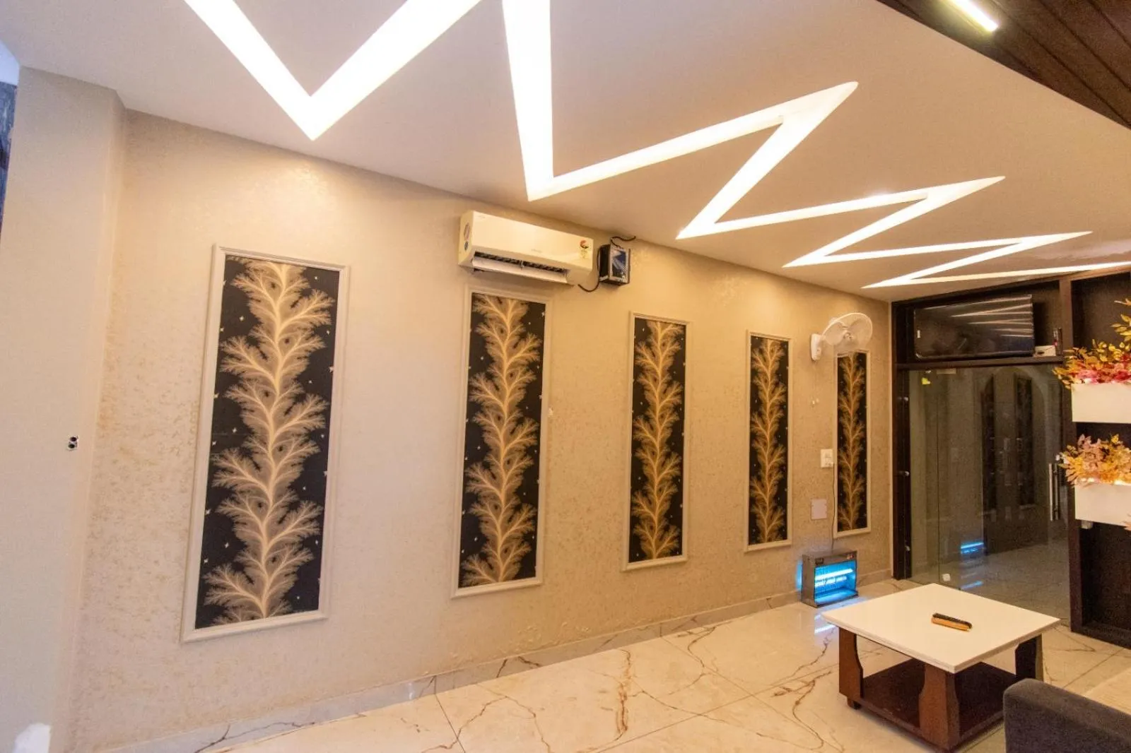 Lobby or reception in Hotel 7 PM