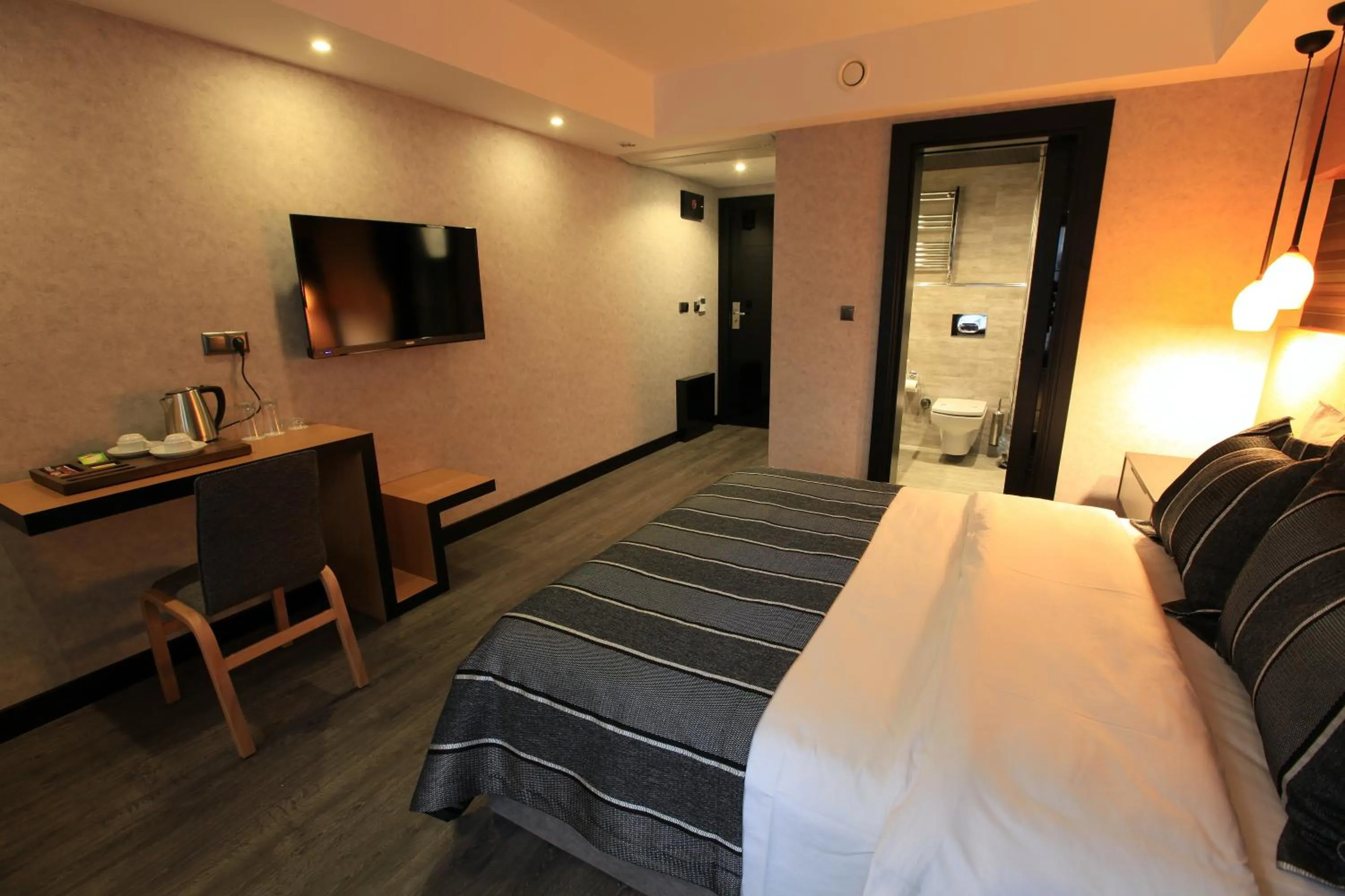 Bedroom, Bed in The Black Hotel