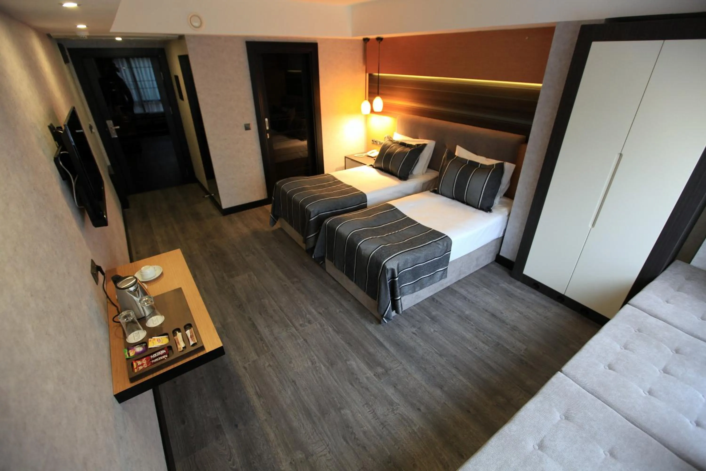 Photo of the whole room, Bed in The Black Hotel