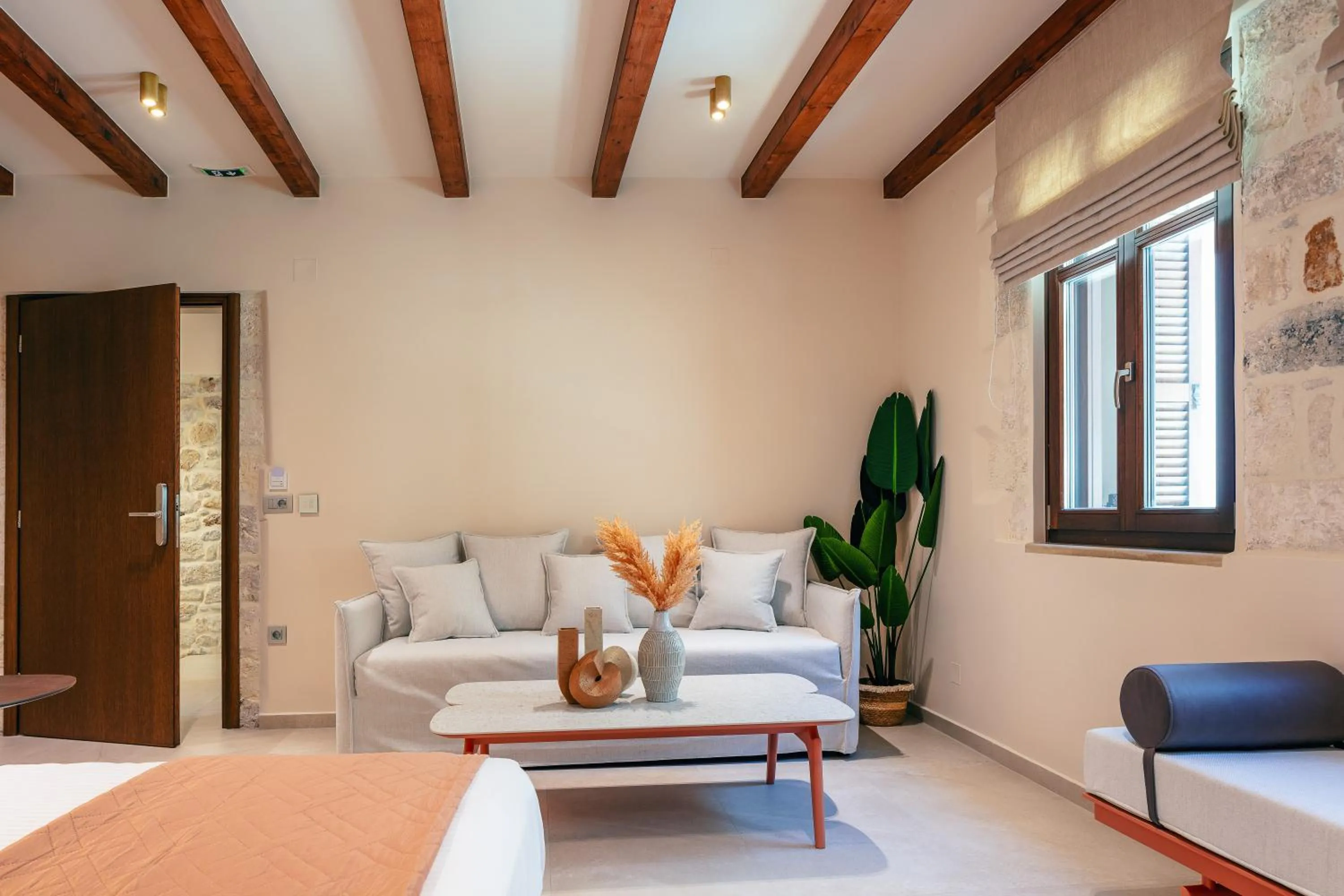 La Montre Luxury Boutique Suites