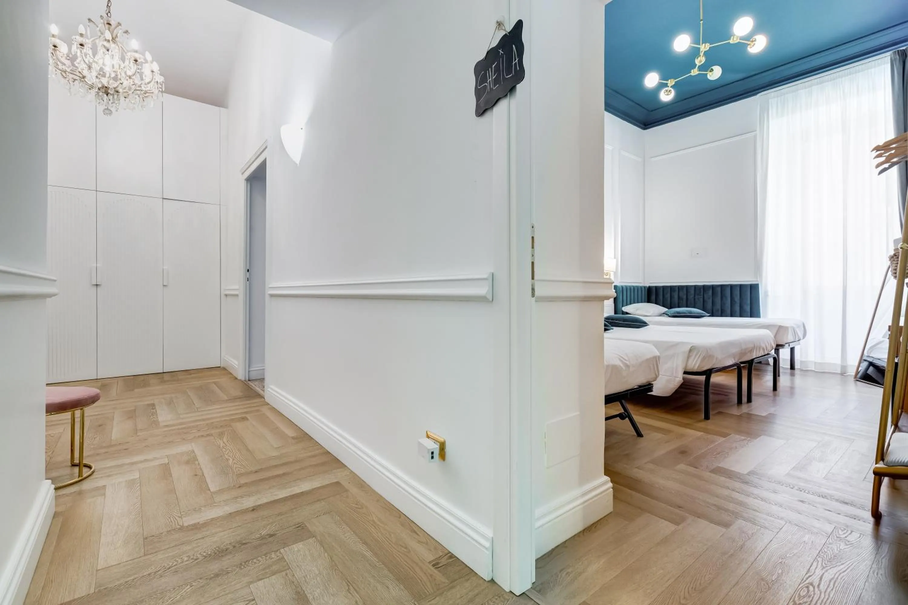 Bed in Hold Rome - Luxury Suites