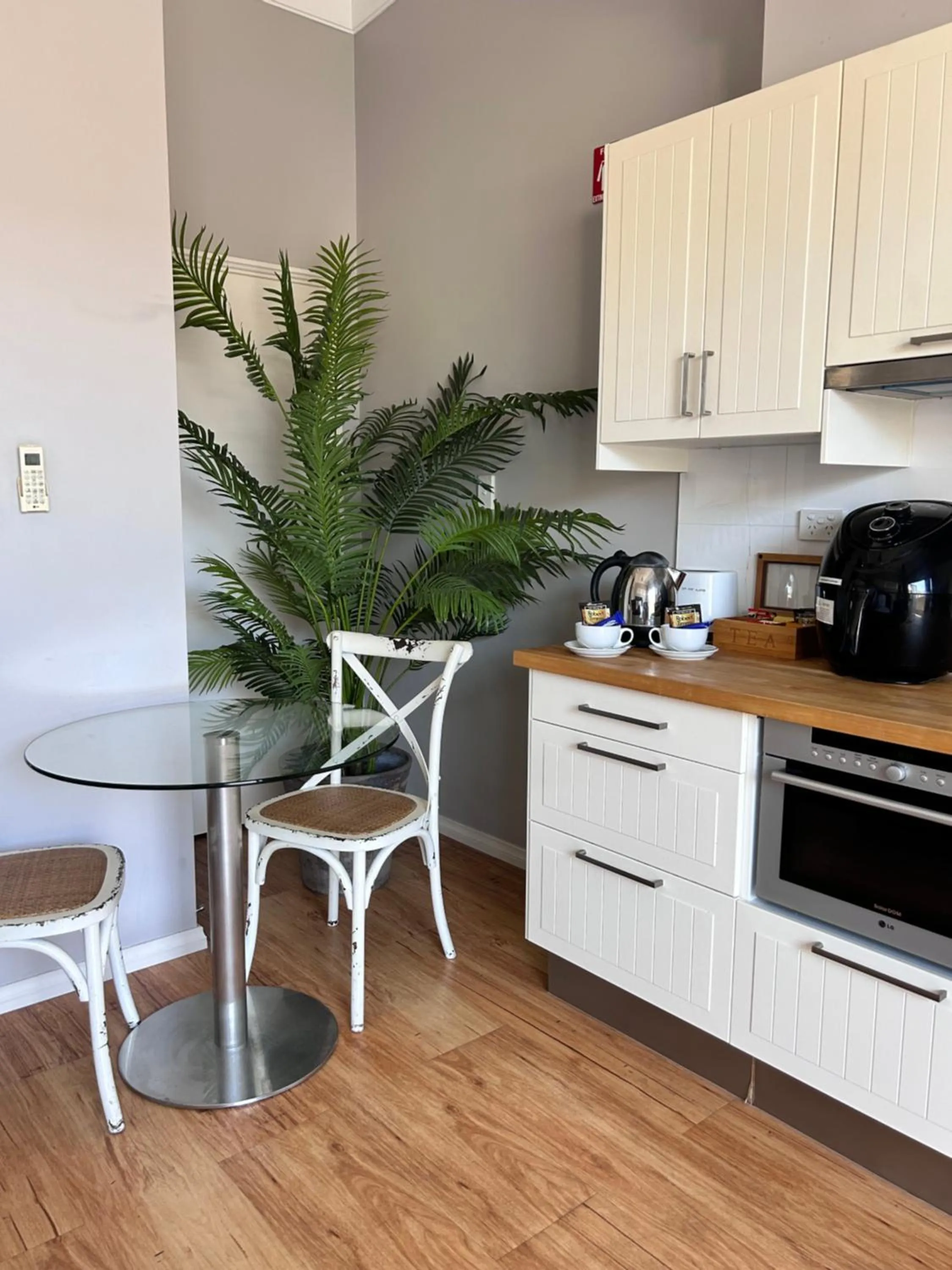 Kitchen or kitchenette in Maand Up Fremantle