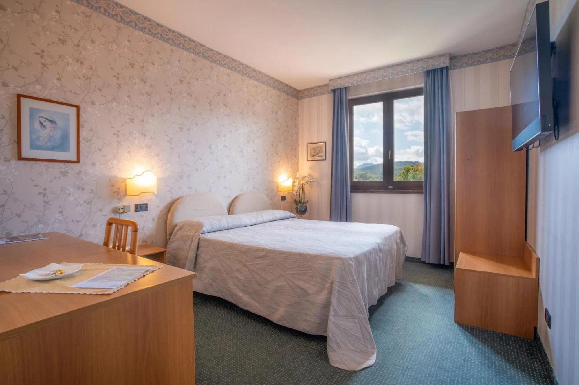 Bed in Hotel Ristorante La Lanterna