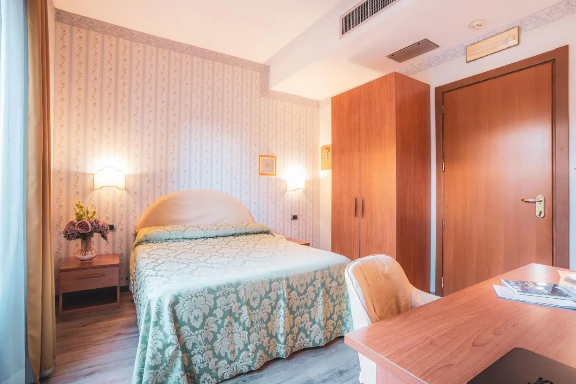 Single Room in Hotel Ristorante La Lanterna Single Room in Hotel Ristorante La Lanterna