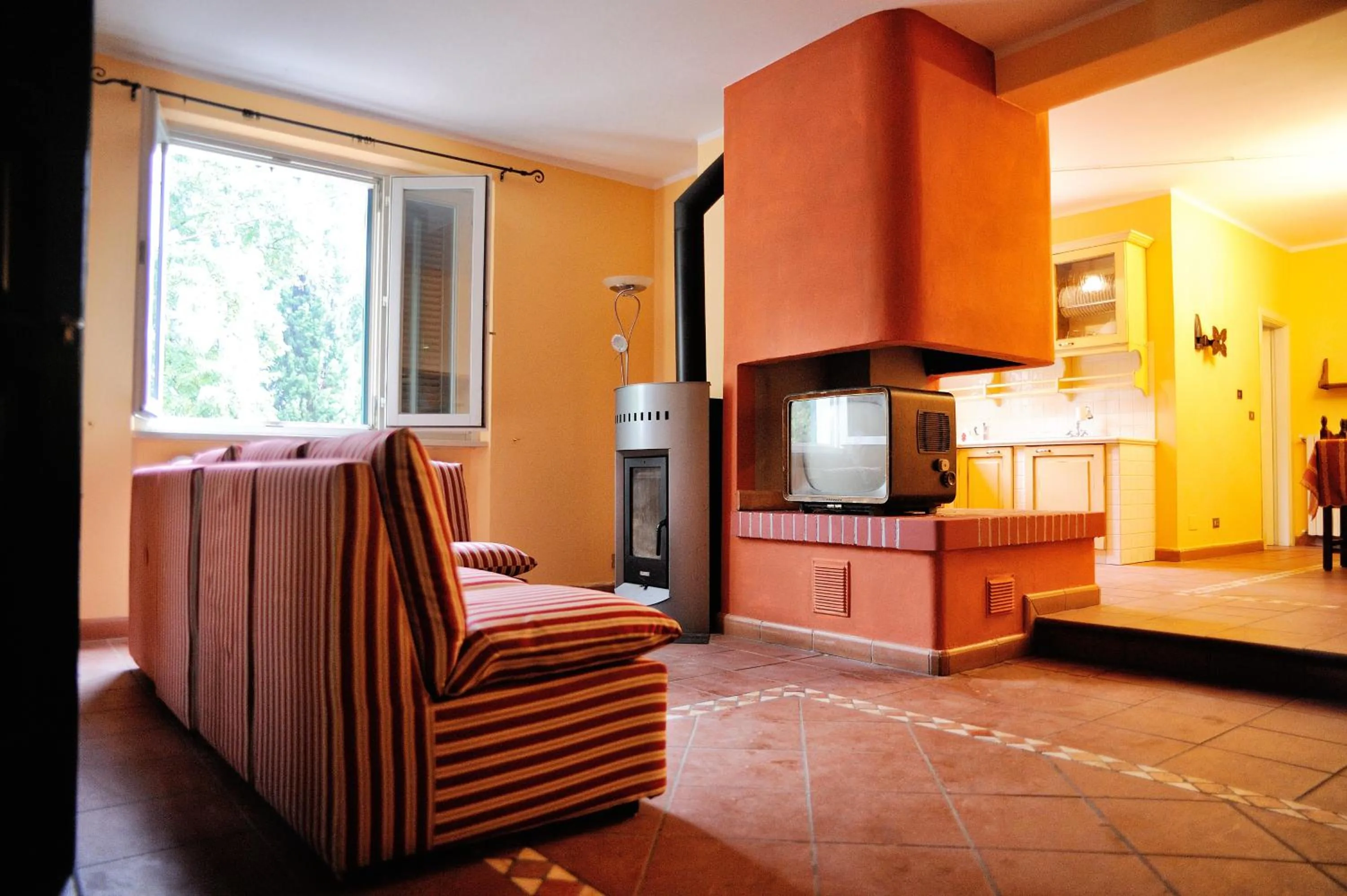 Dining area, Bed in Villa Sargiano