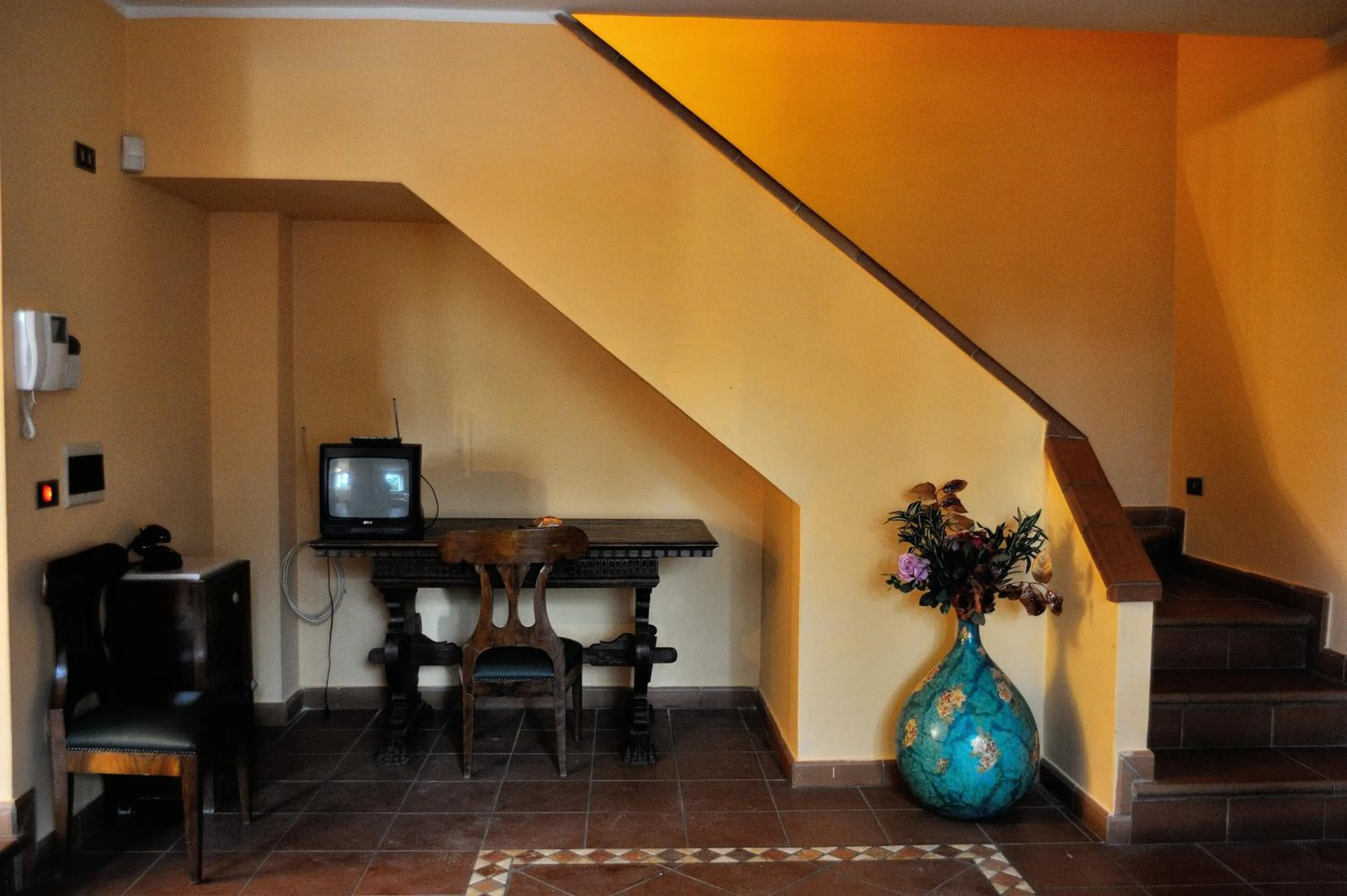 Communal lounge/ TV room in Villa Sargiano